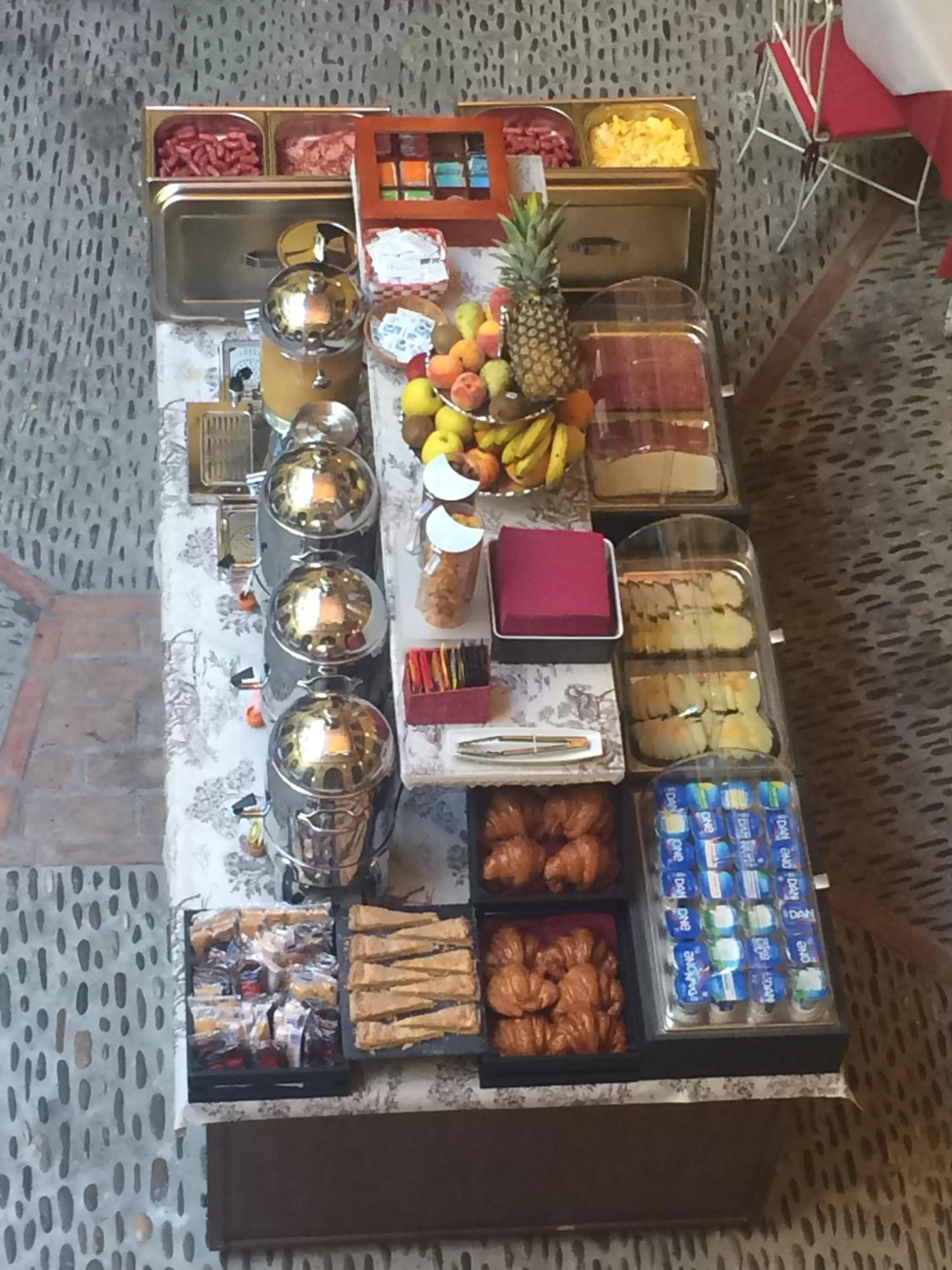 Buffet breakfast in Hotel Casa Museo de la Mezquita