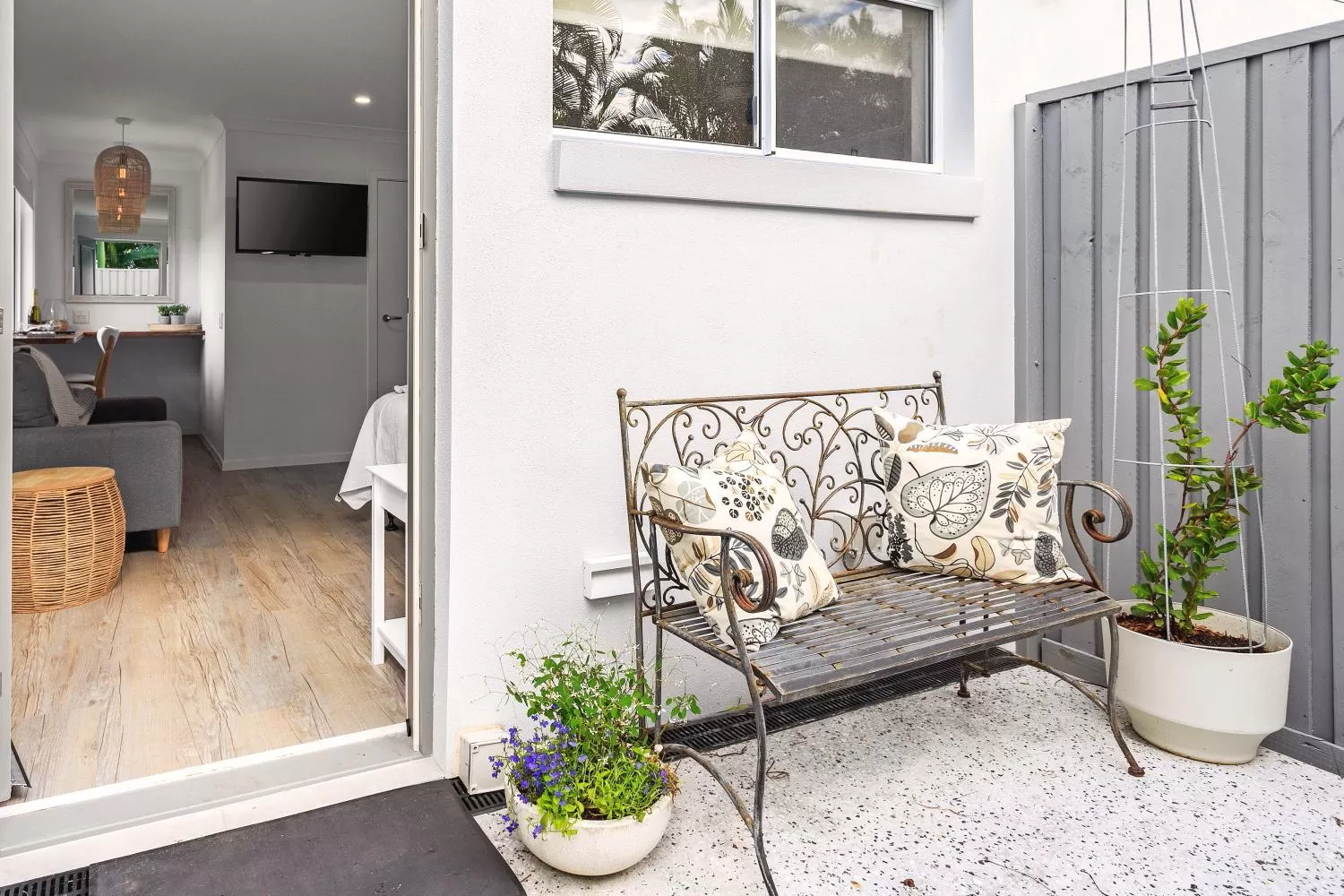 Patio in Lillypilly Bed and Breakfast