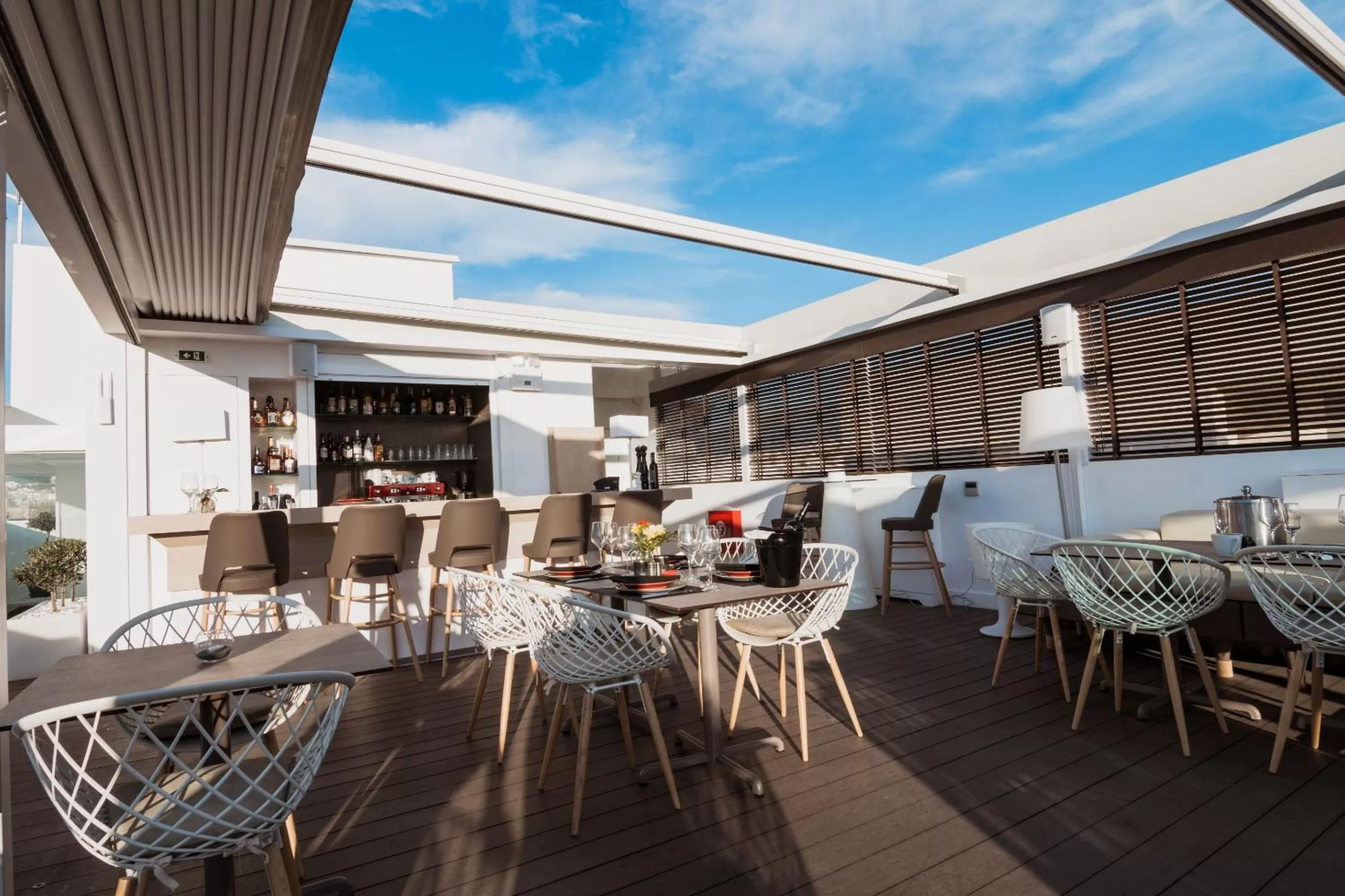 Patio in Acropolis Select