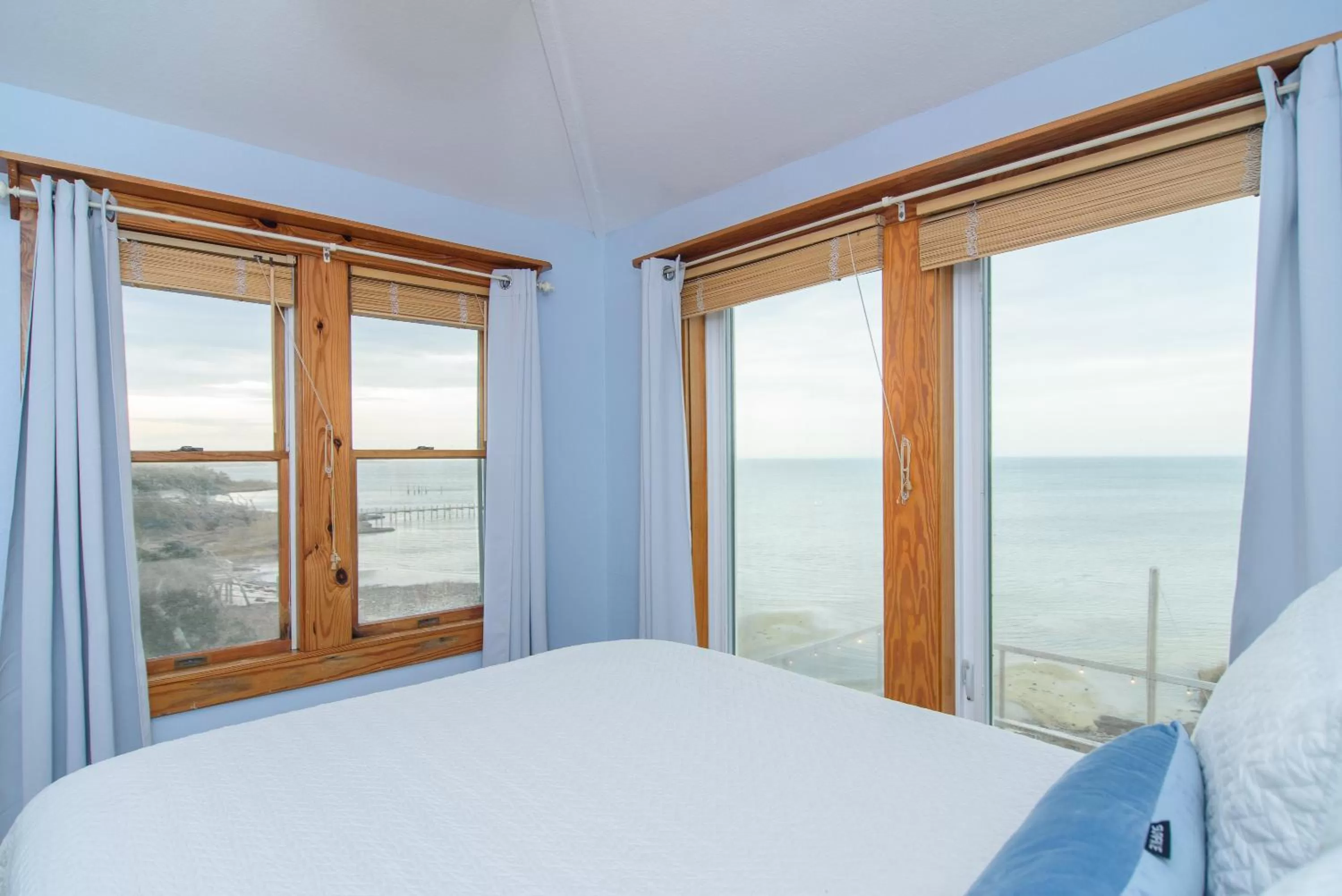 View (from property/room), Bed in The Inn on Pamlico Sound
