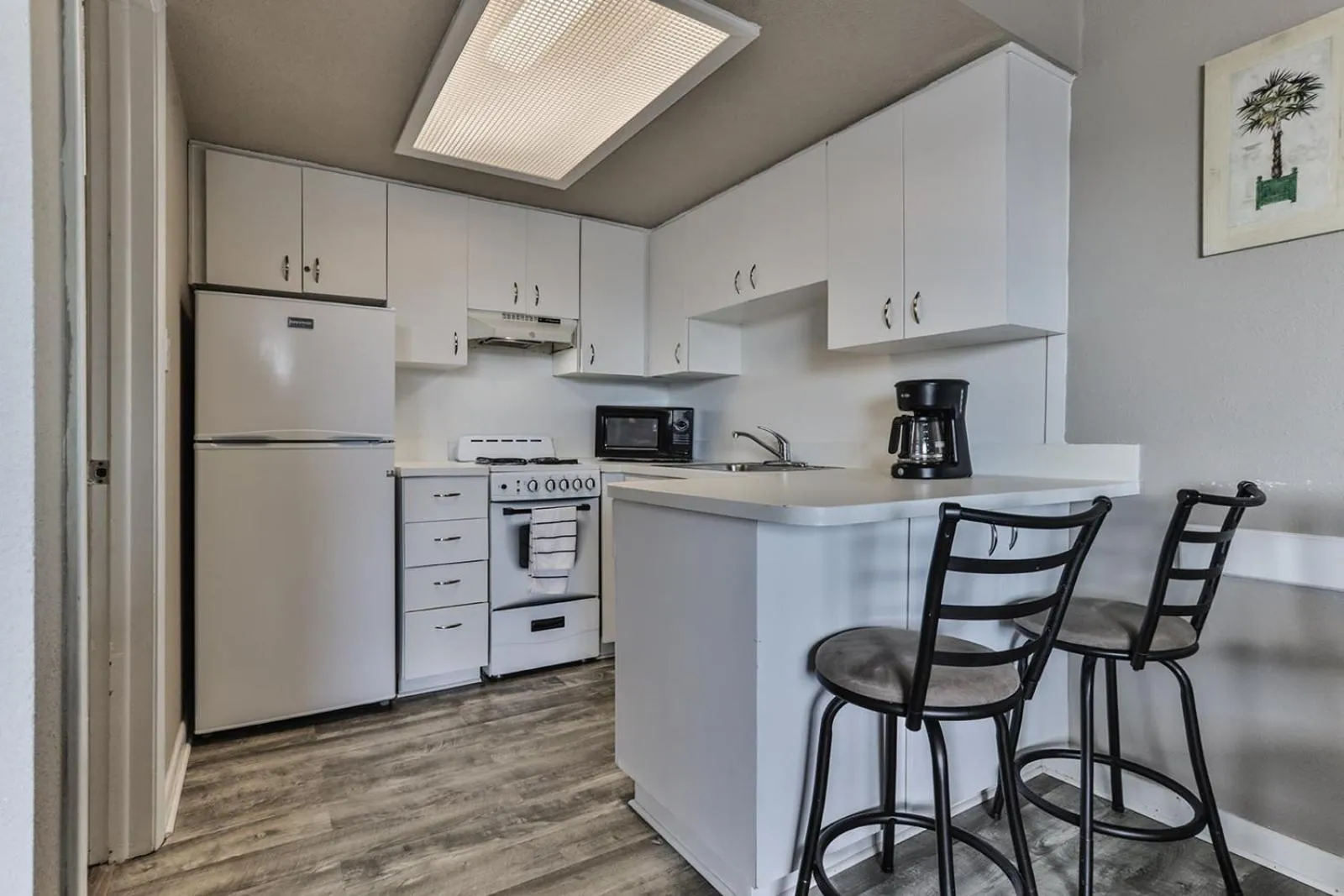 Kitchen or kitchenette in Coastal Waters