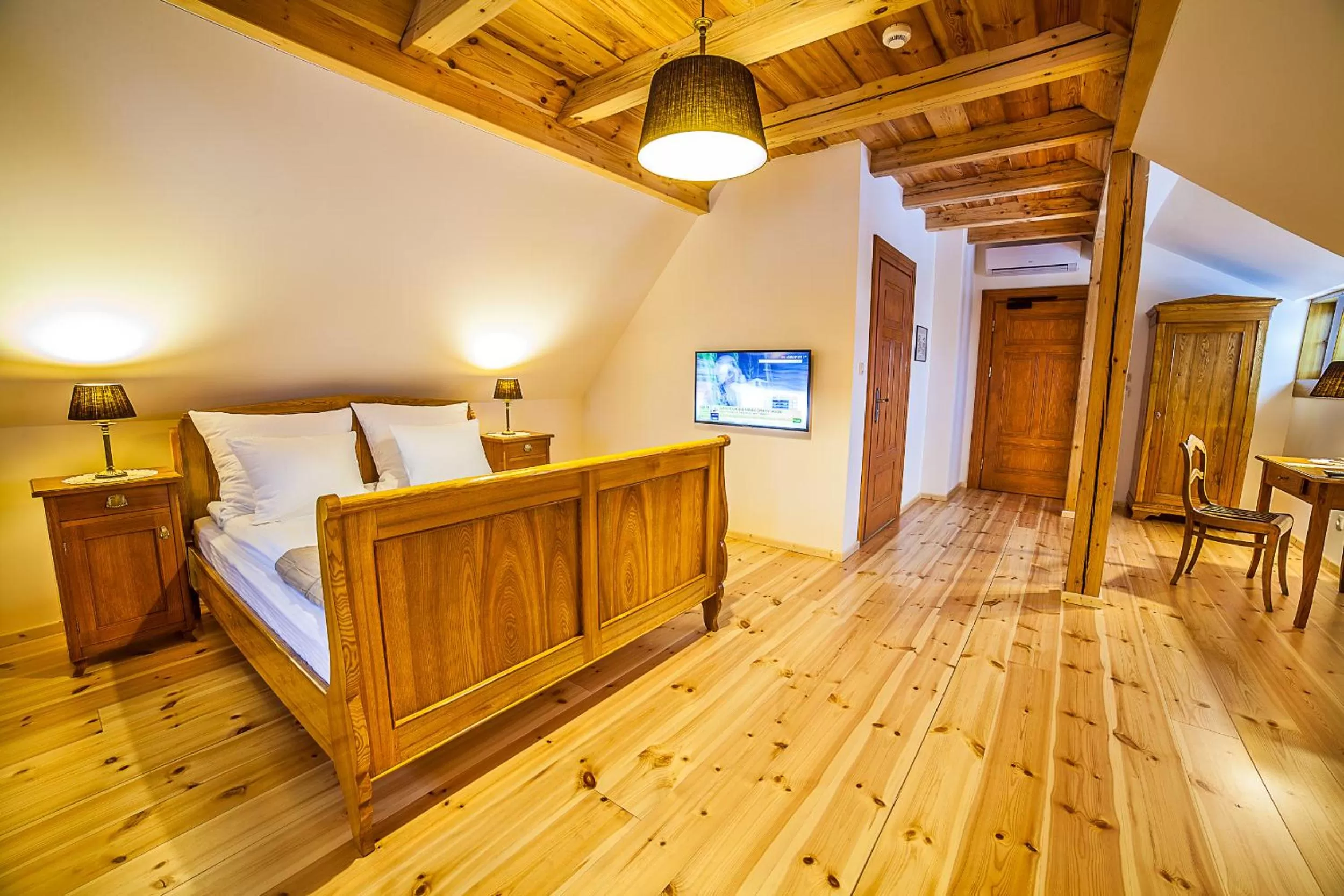 Photo of the whole room, Bed in Pensjonat Dom Zegarmistrza