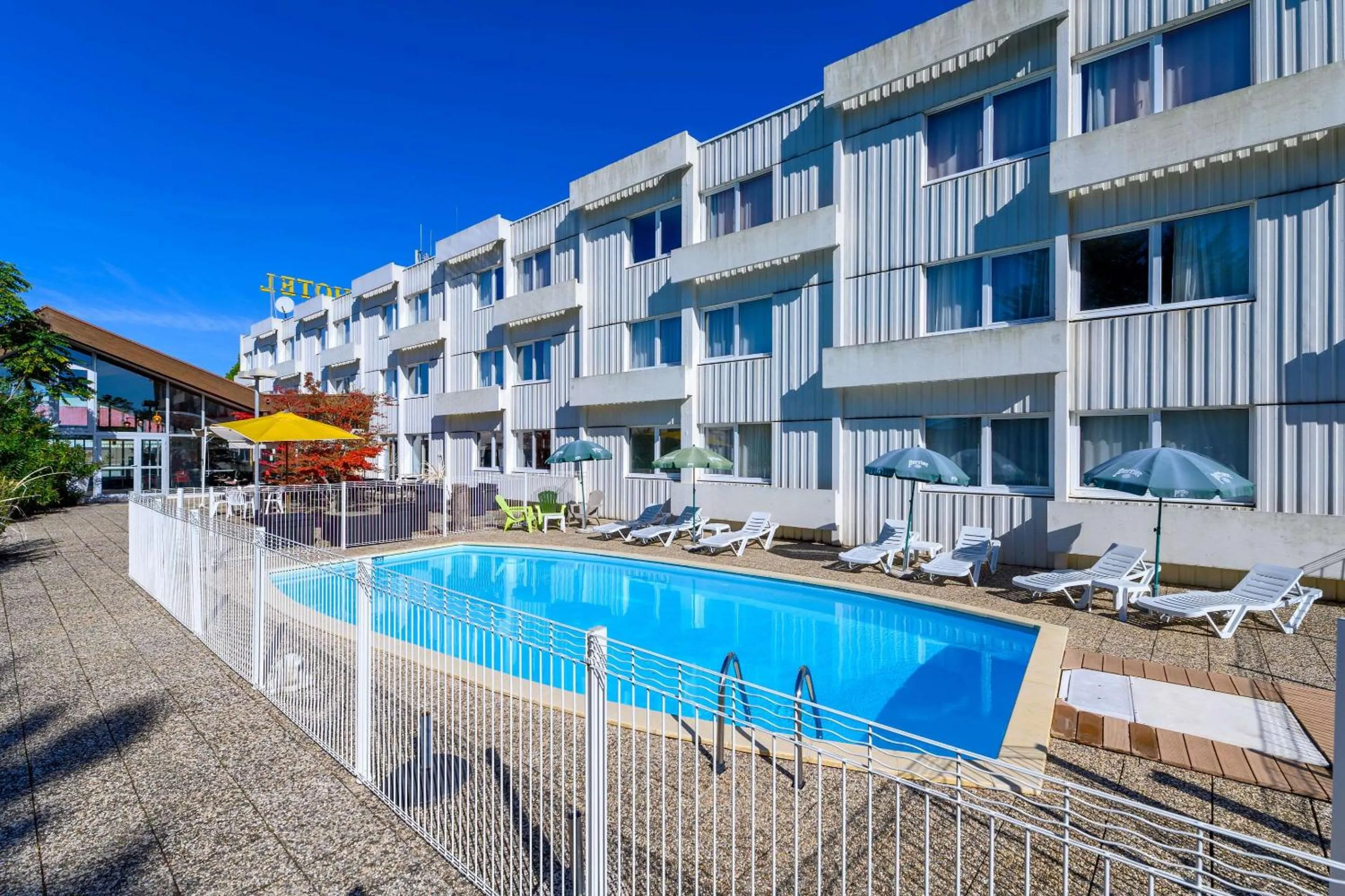 Property building in Hôtel Akena Poitiers Nord Futuroscope