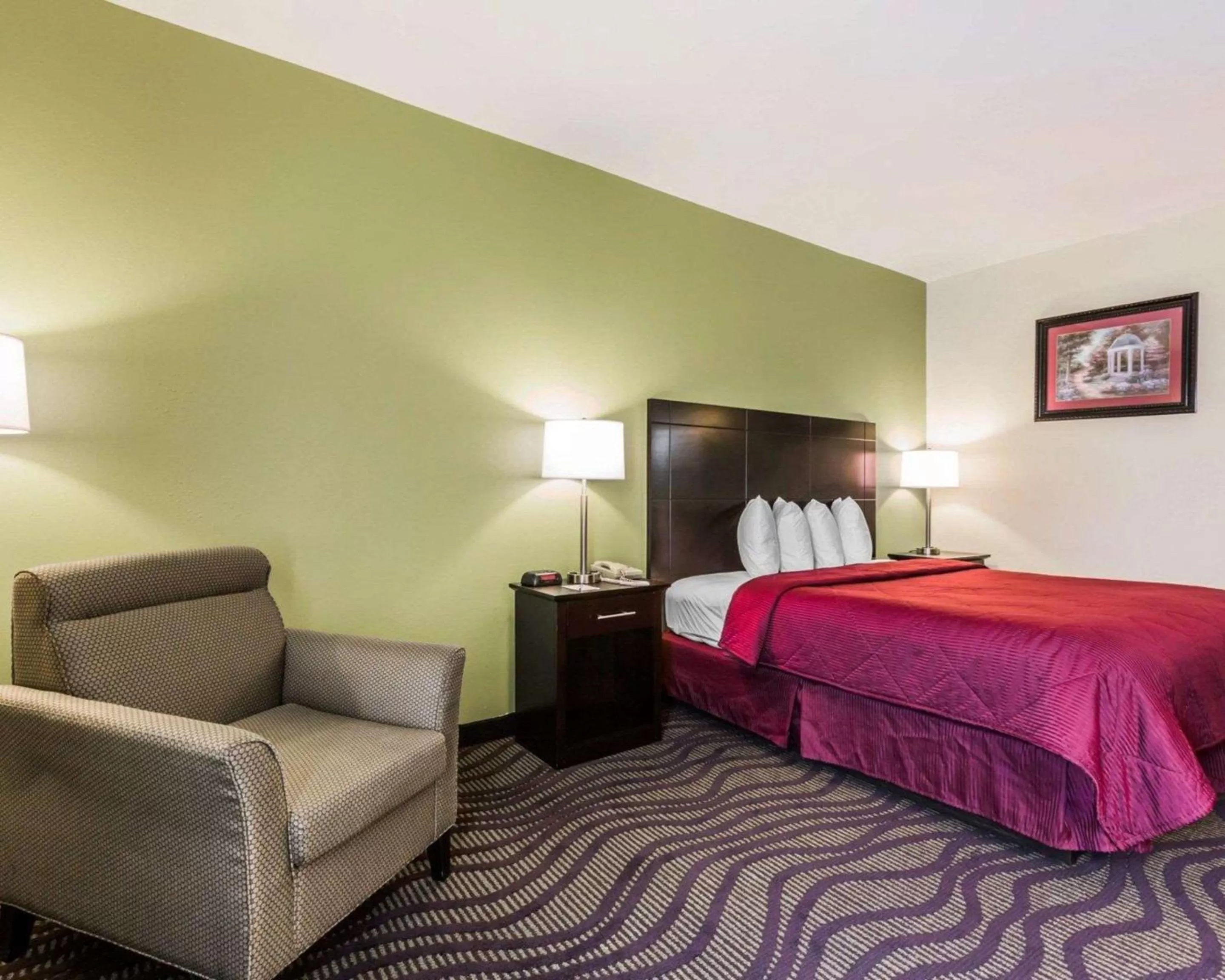 Photo of the whole room, Bed in Quality Inn & Suites North Montgomery