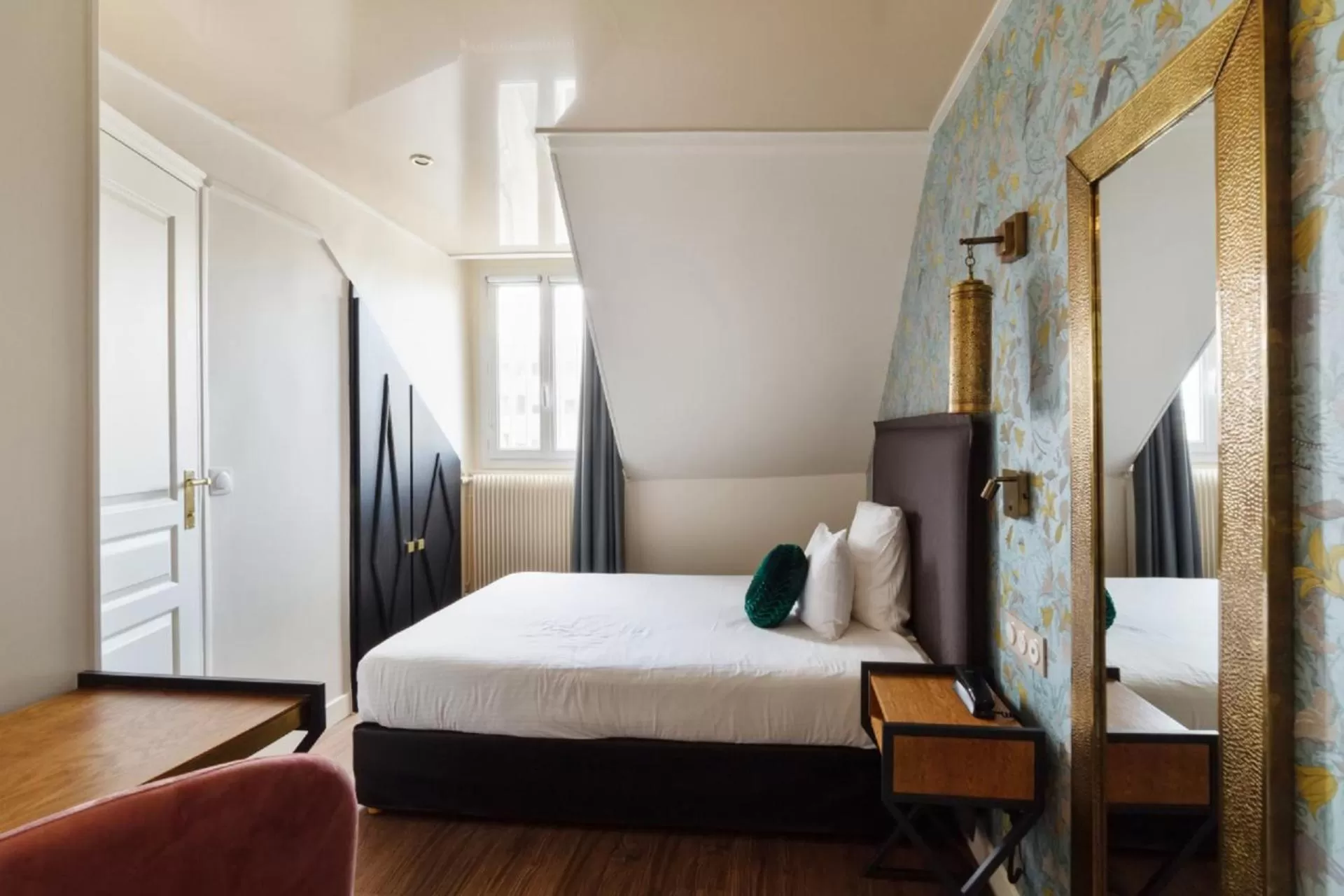 Photo of the whole room, Bed in Moris Grands Boulevards