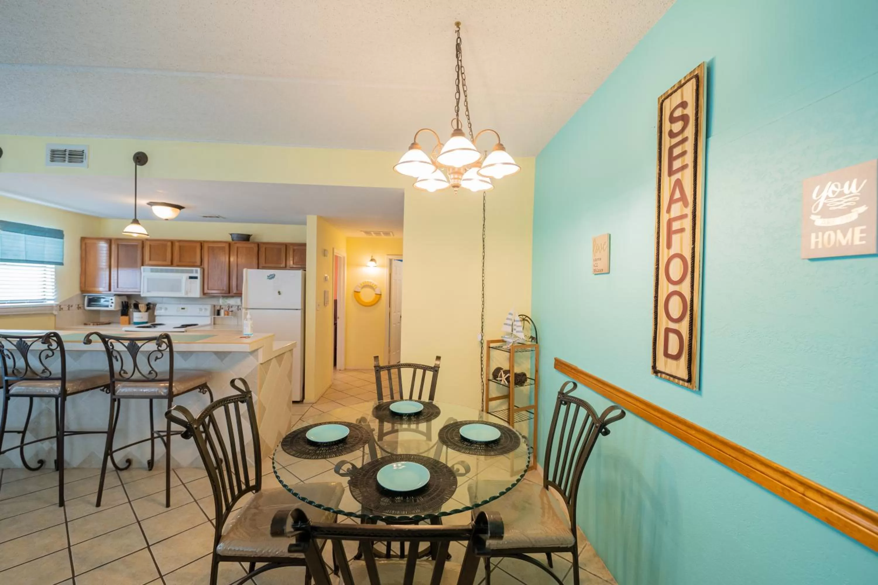 Charming SPI family condo - walking distance to the beach, Sleeps 6, Third Floor, 2025 Traveler Award