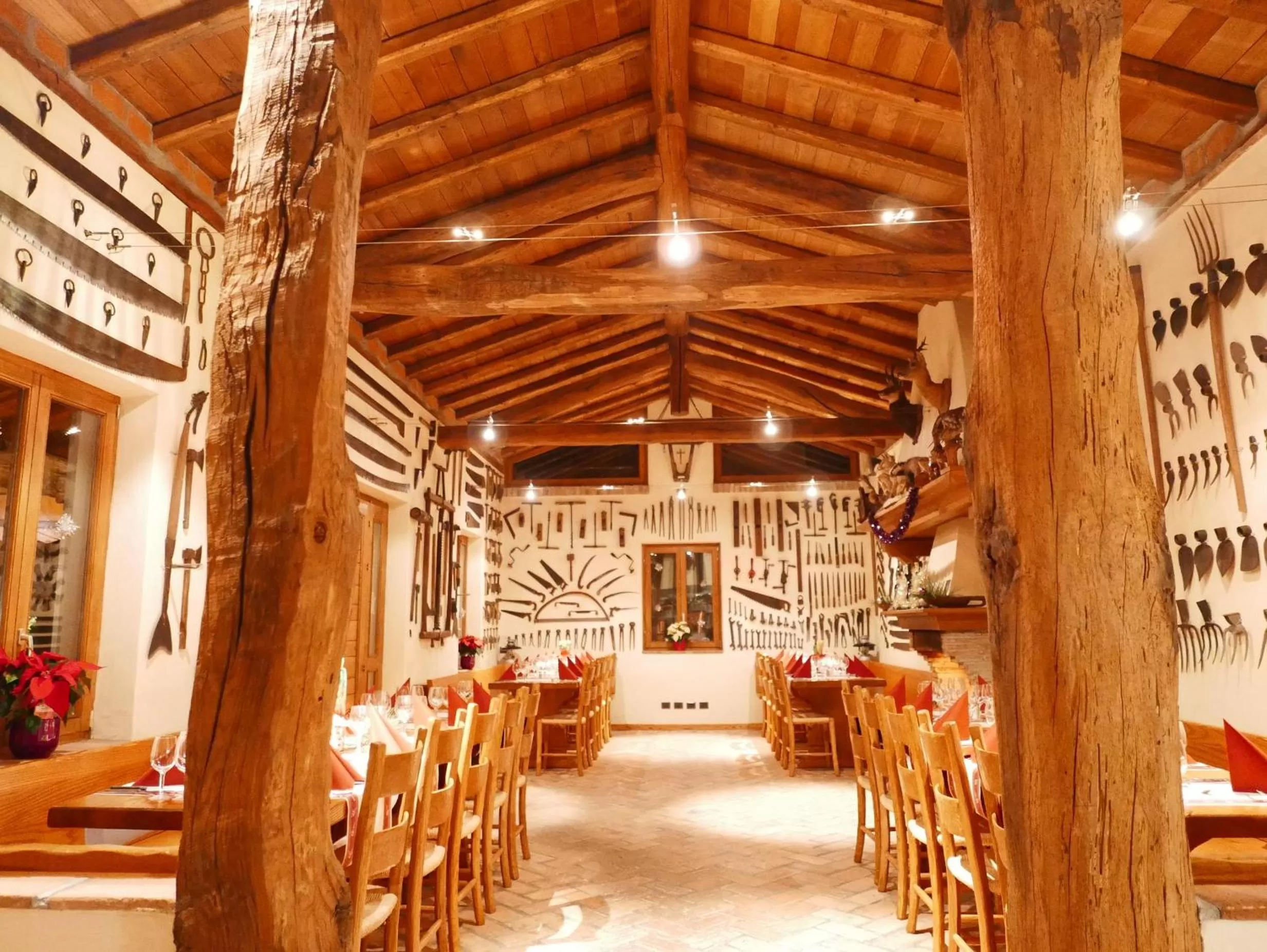 Restaurant/places to eat in Continental Parkhotel