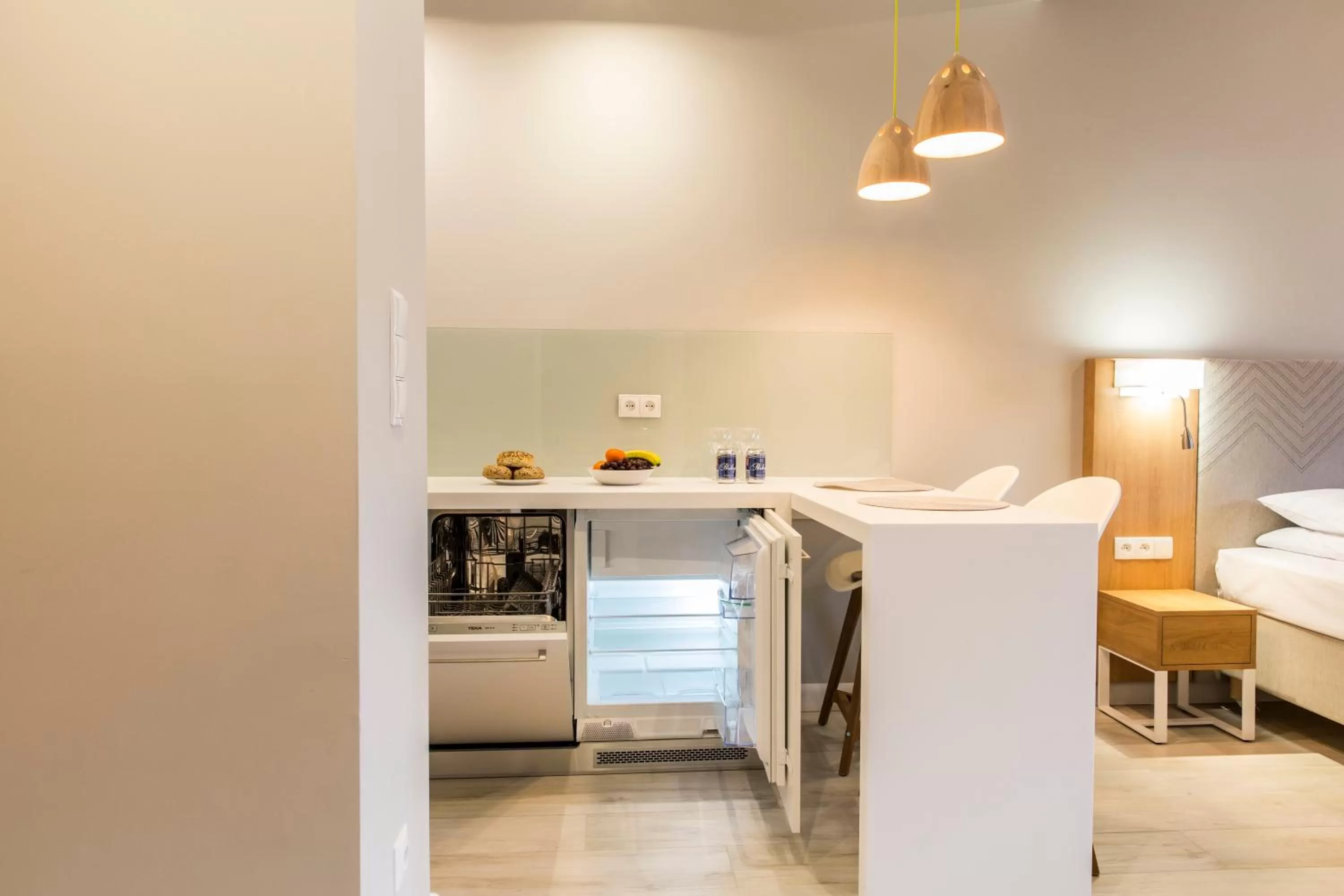 Kitchen or kitchenette, Bed in Royal Hill Residence