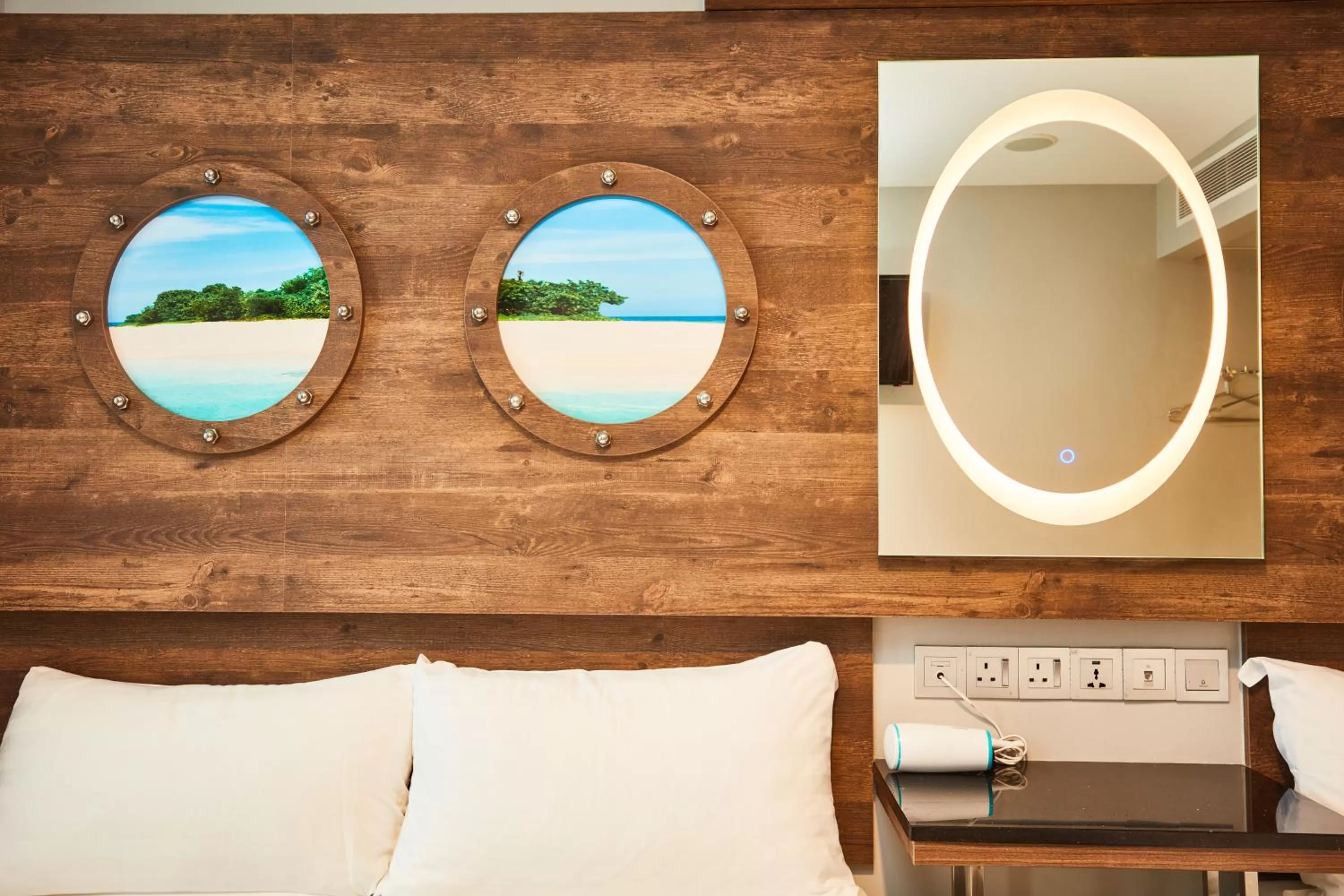 Bed in ibis budget Singapore Selegie