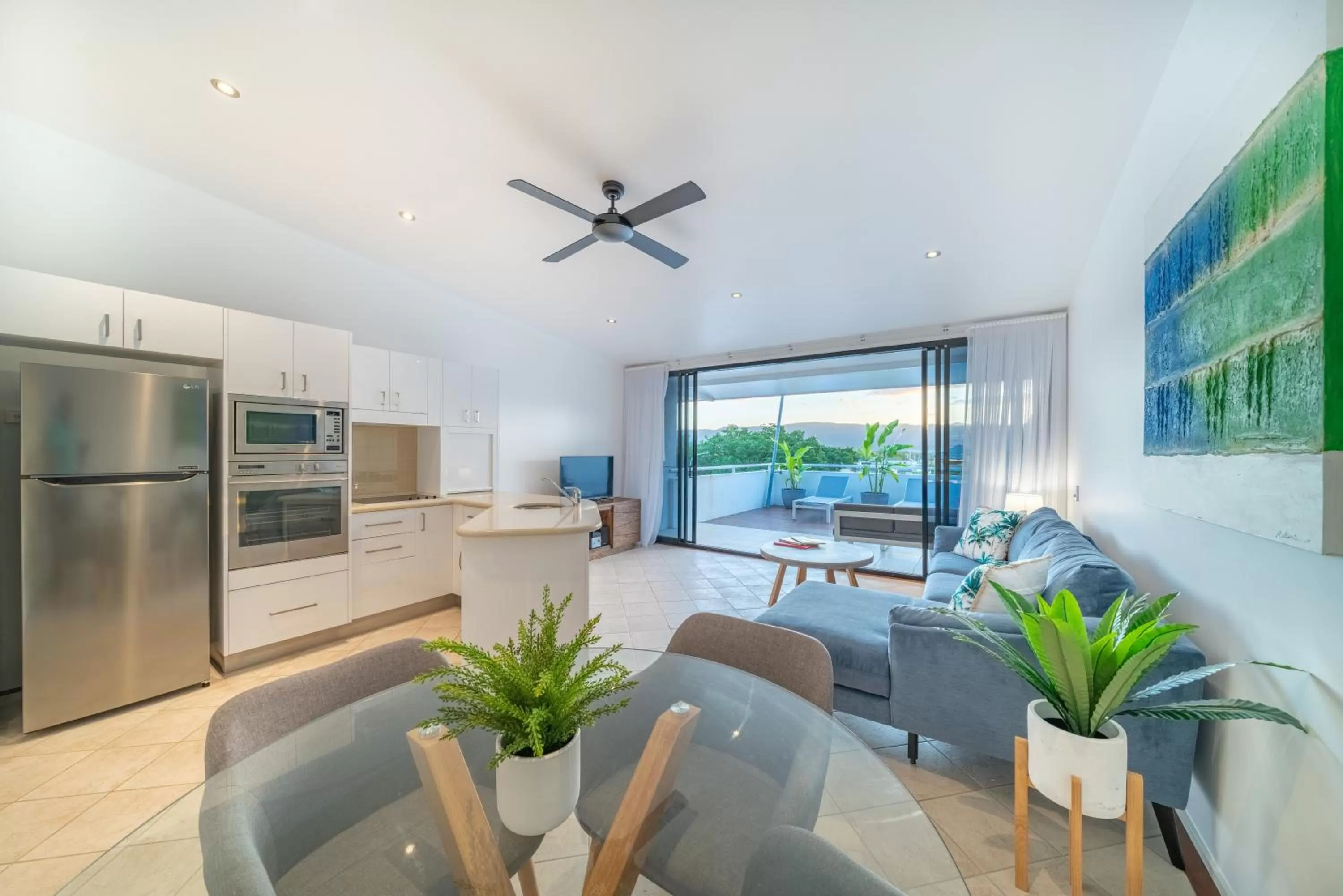 Kitchen or kitchenette in Saltwater Luxury Apartments