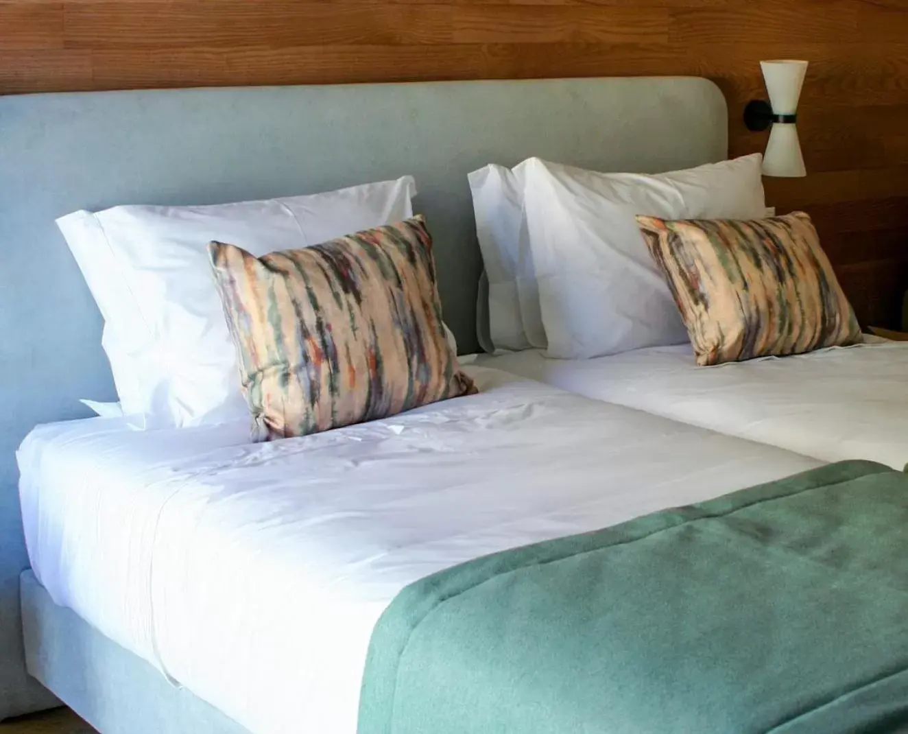 Deluxe Twin Room in Cascais City & Beach Hotel Deluxe Twin Room in Cascais City & Beach Hotel