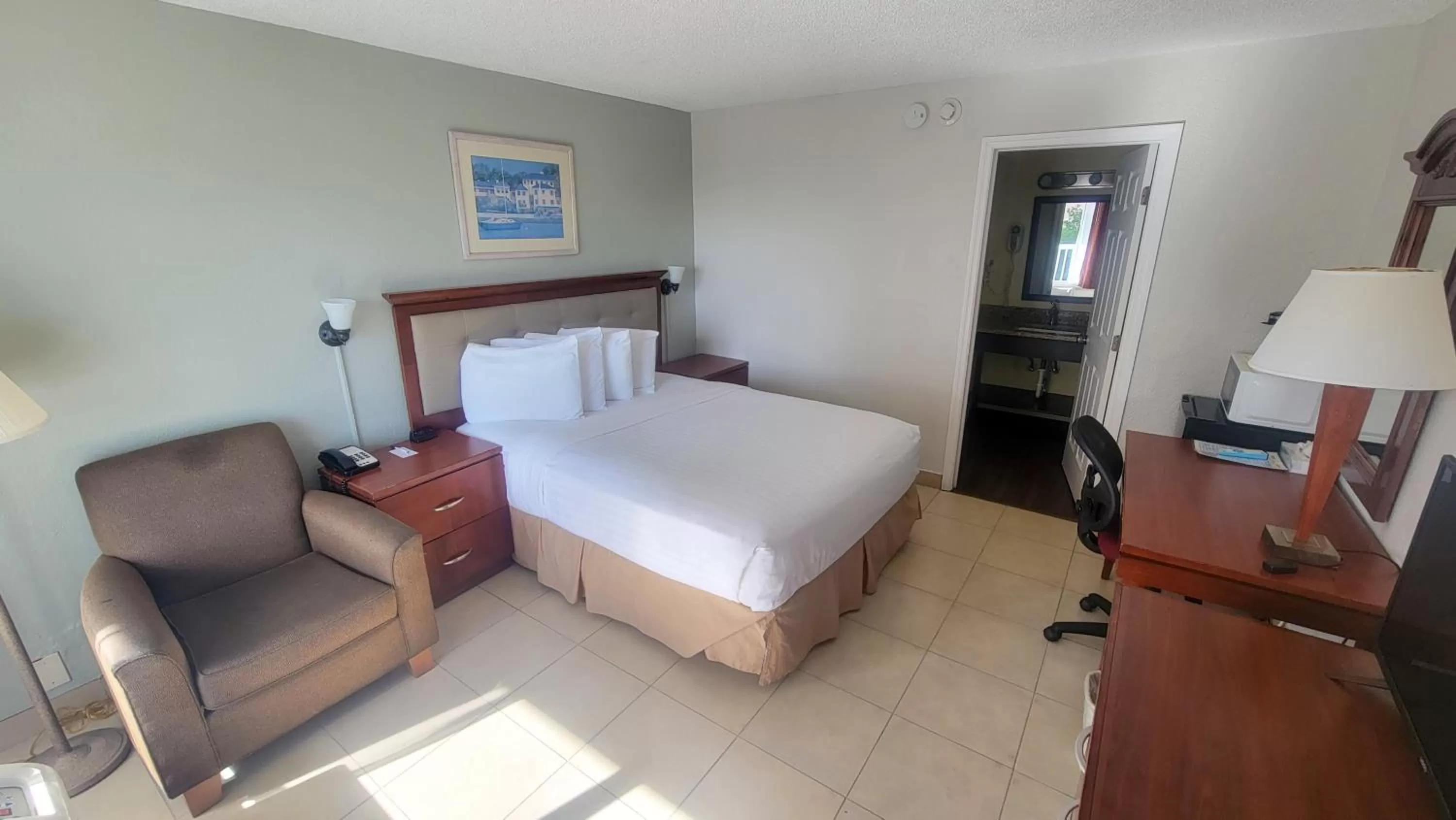 Bedroom, Bed in Clearwater Beach Hotel