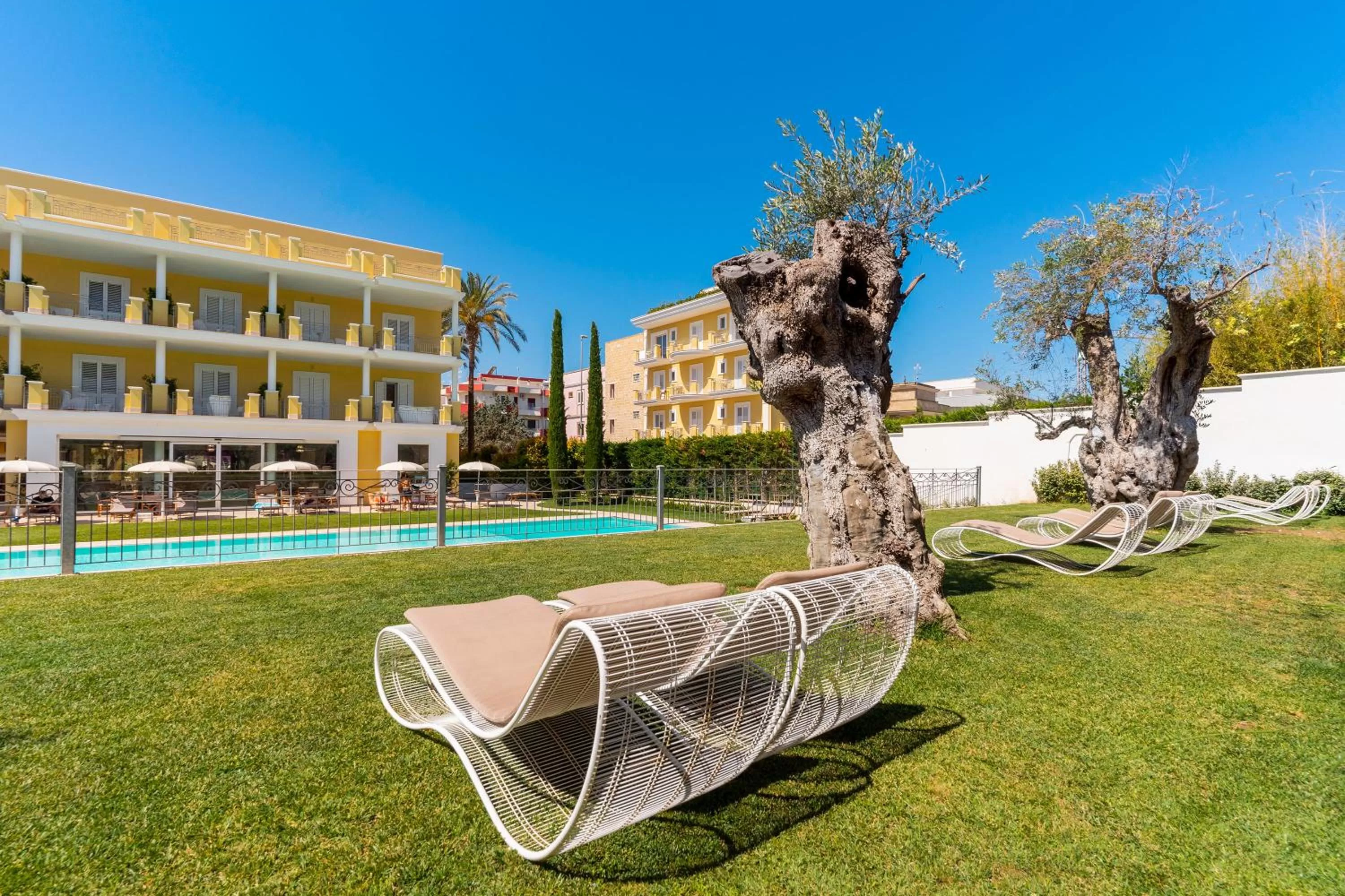 Swimming pool in Victoria Palace Hotel & Zen Wellness