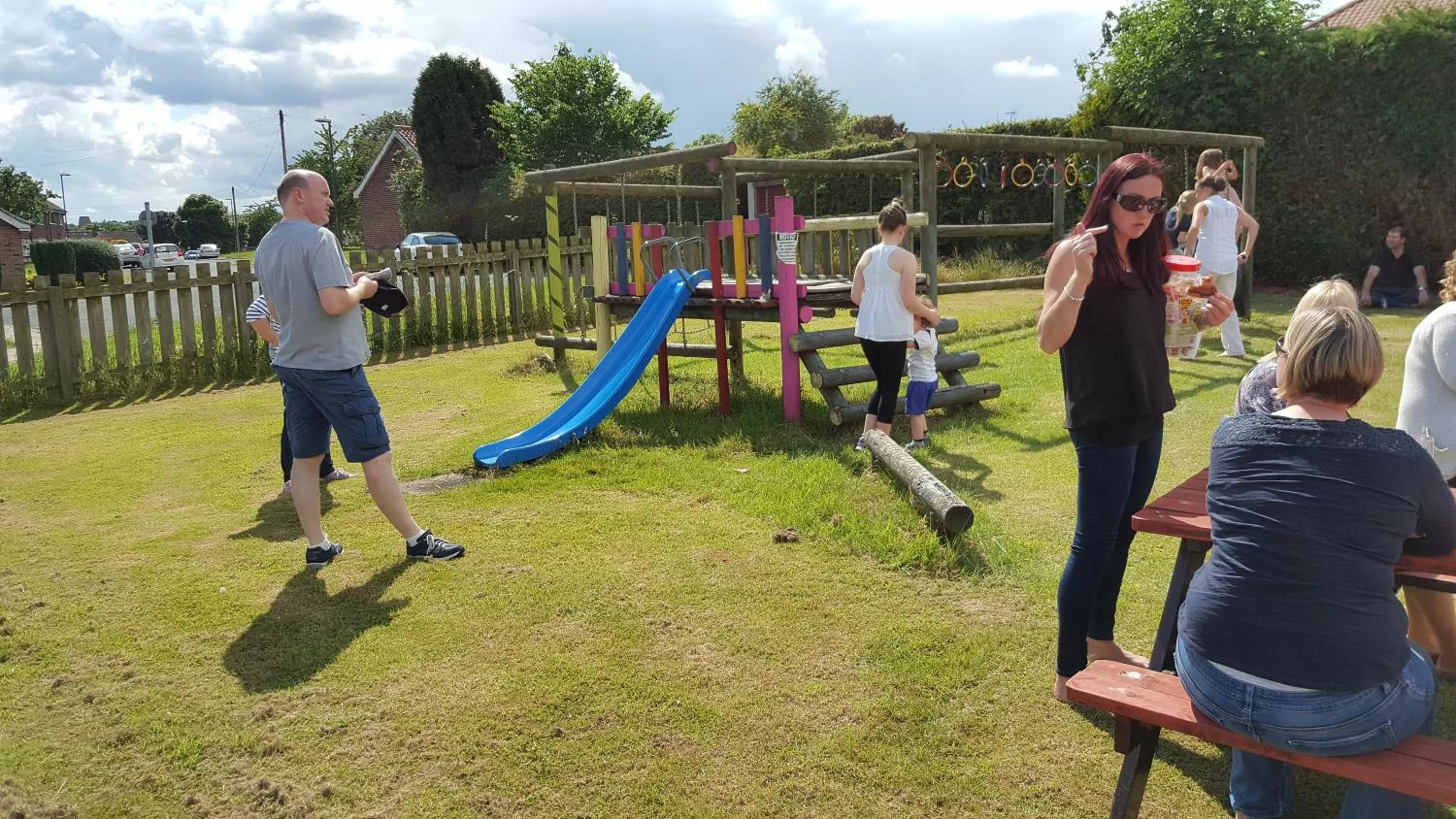 the jackdaw pub SELF CATERING STATIC CARAVAN free breakfast supplied