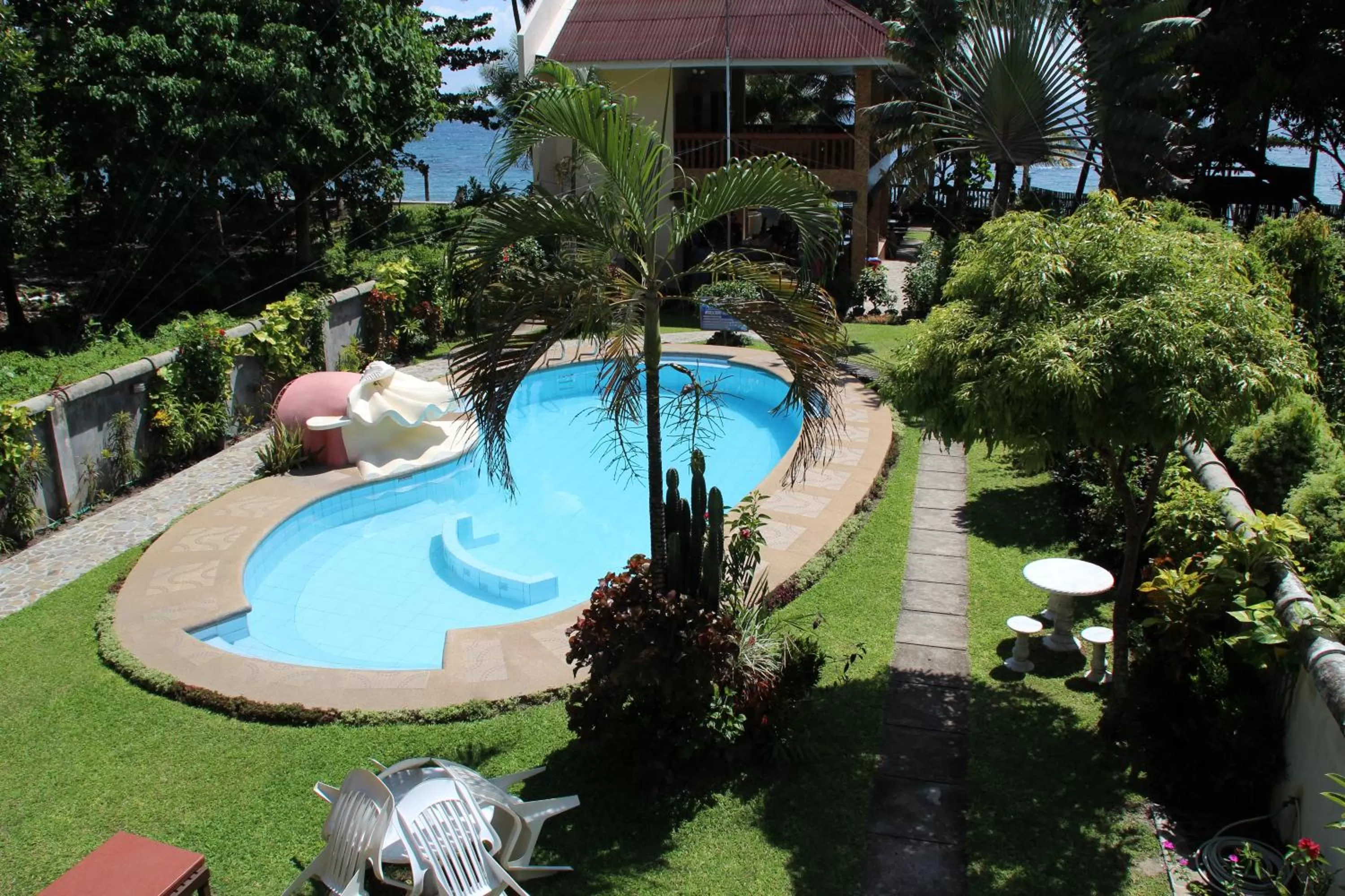 Swimming pool in Wellbeach Dive Resort