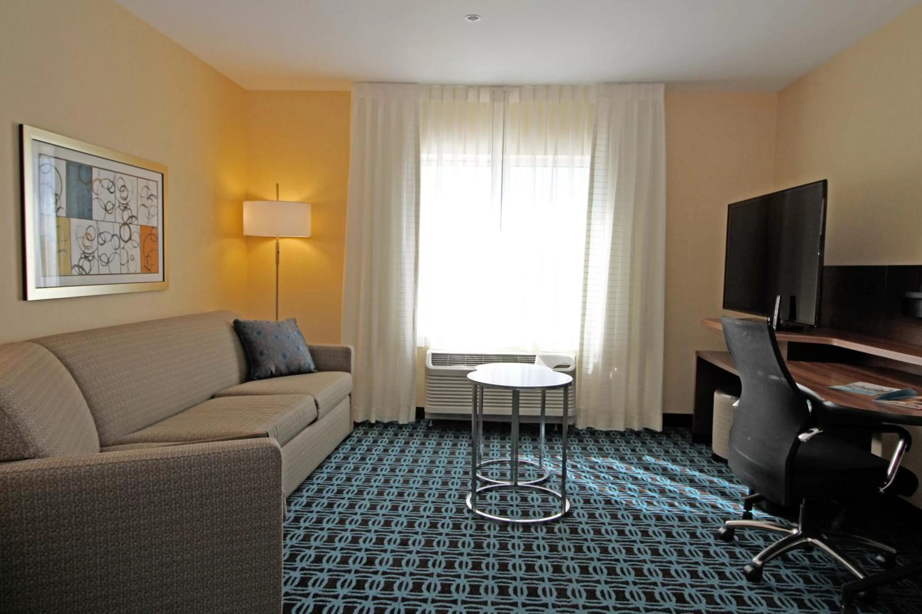 Seating area in Fairfield Inn & Suites by Marriott London