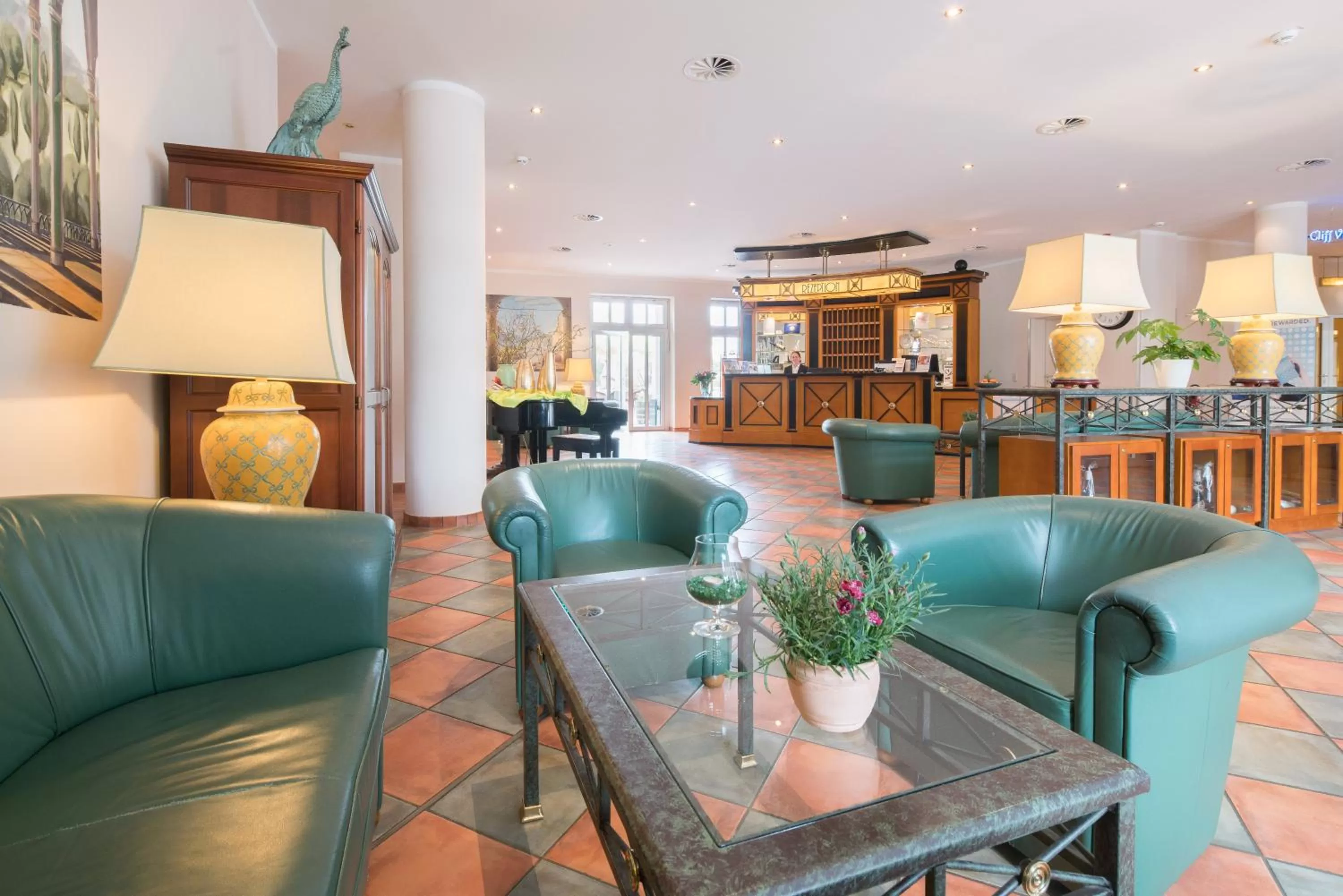 Lobby or reception in Best Western Wein- und Parkhotel