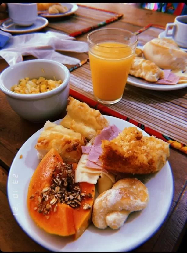 Breakfast in Hibiscos Pousada