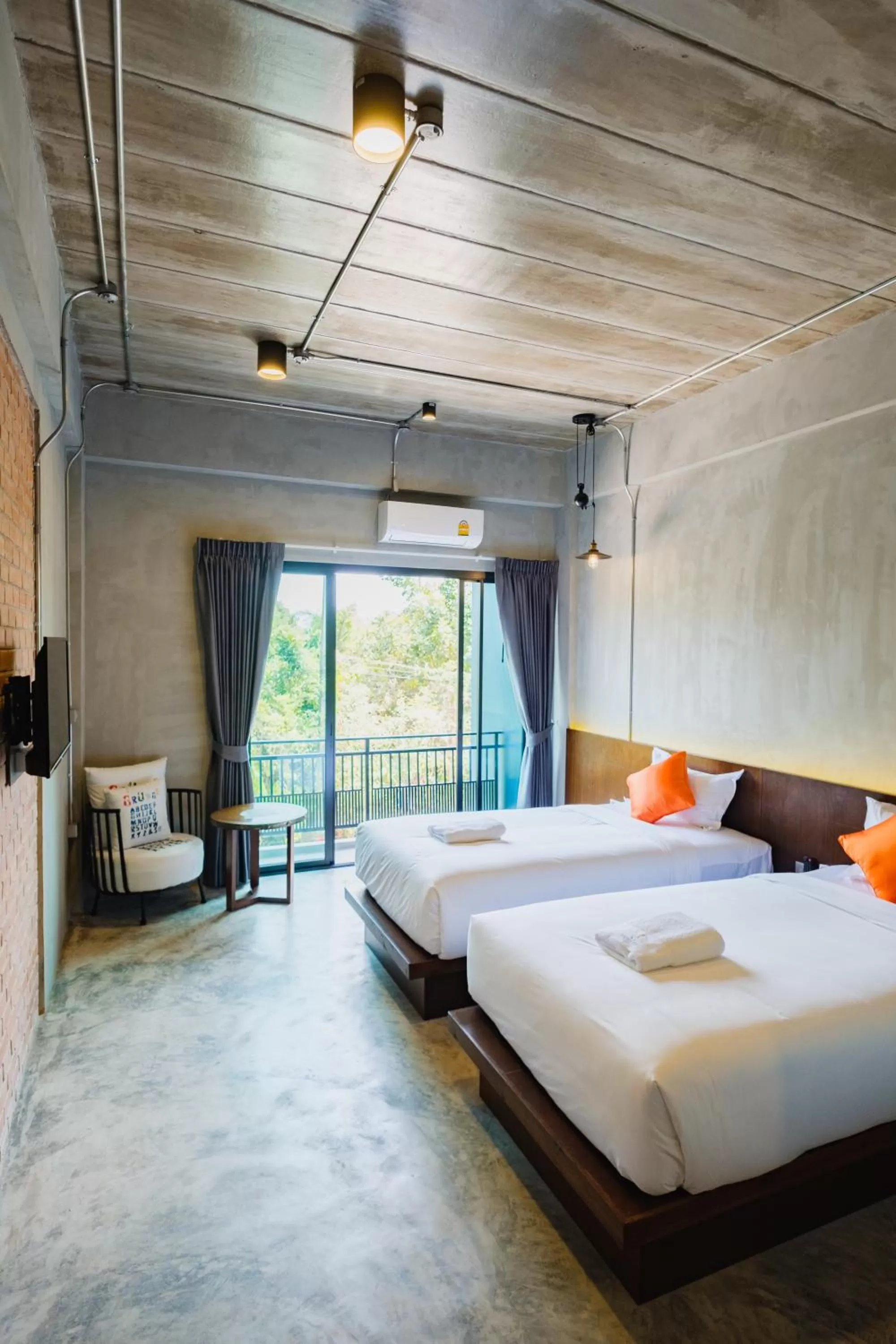 Photo of the whole room, Bed in Mosstel