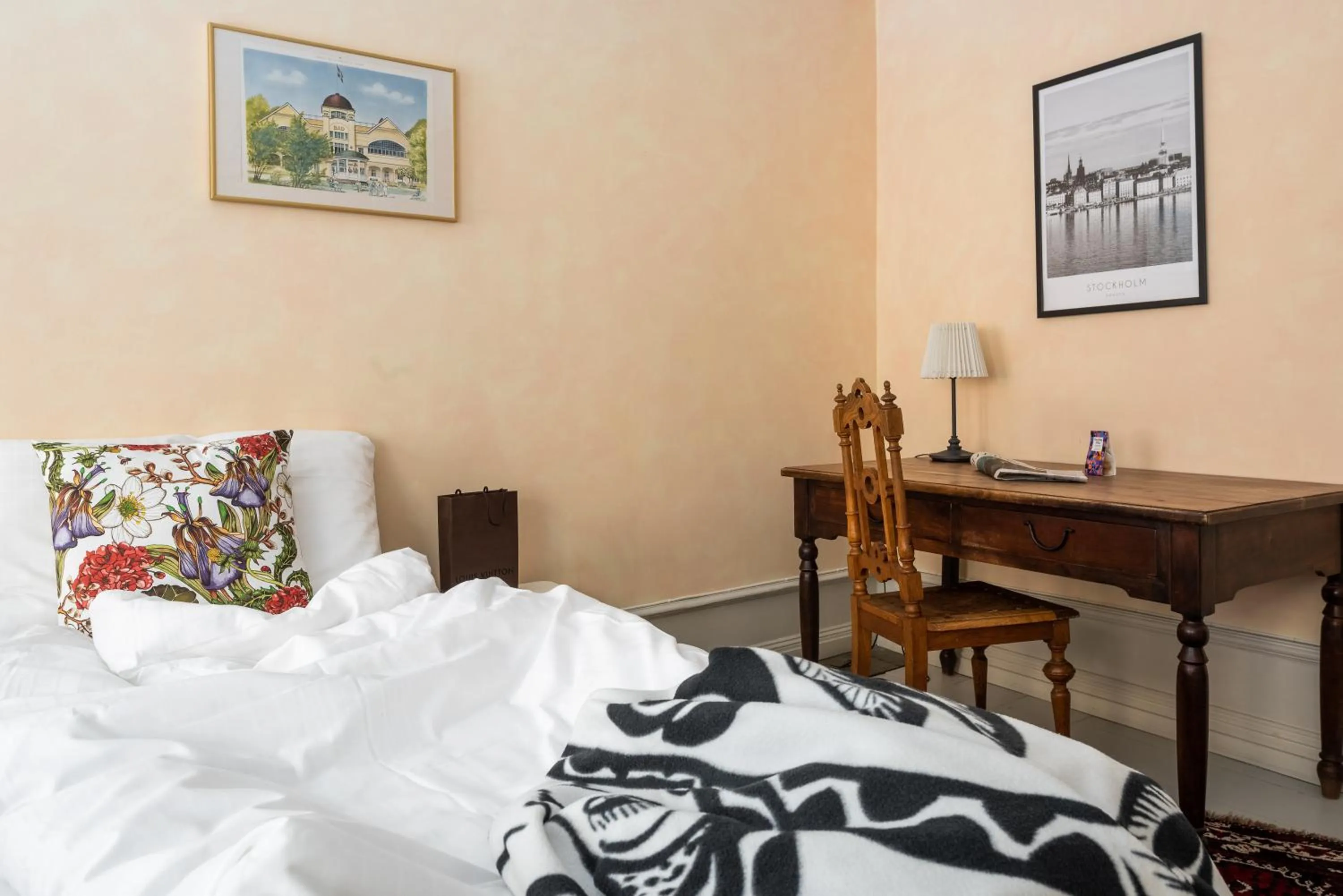 Photo of the whole room, Bed in Castle House Inn