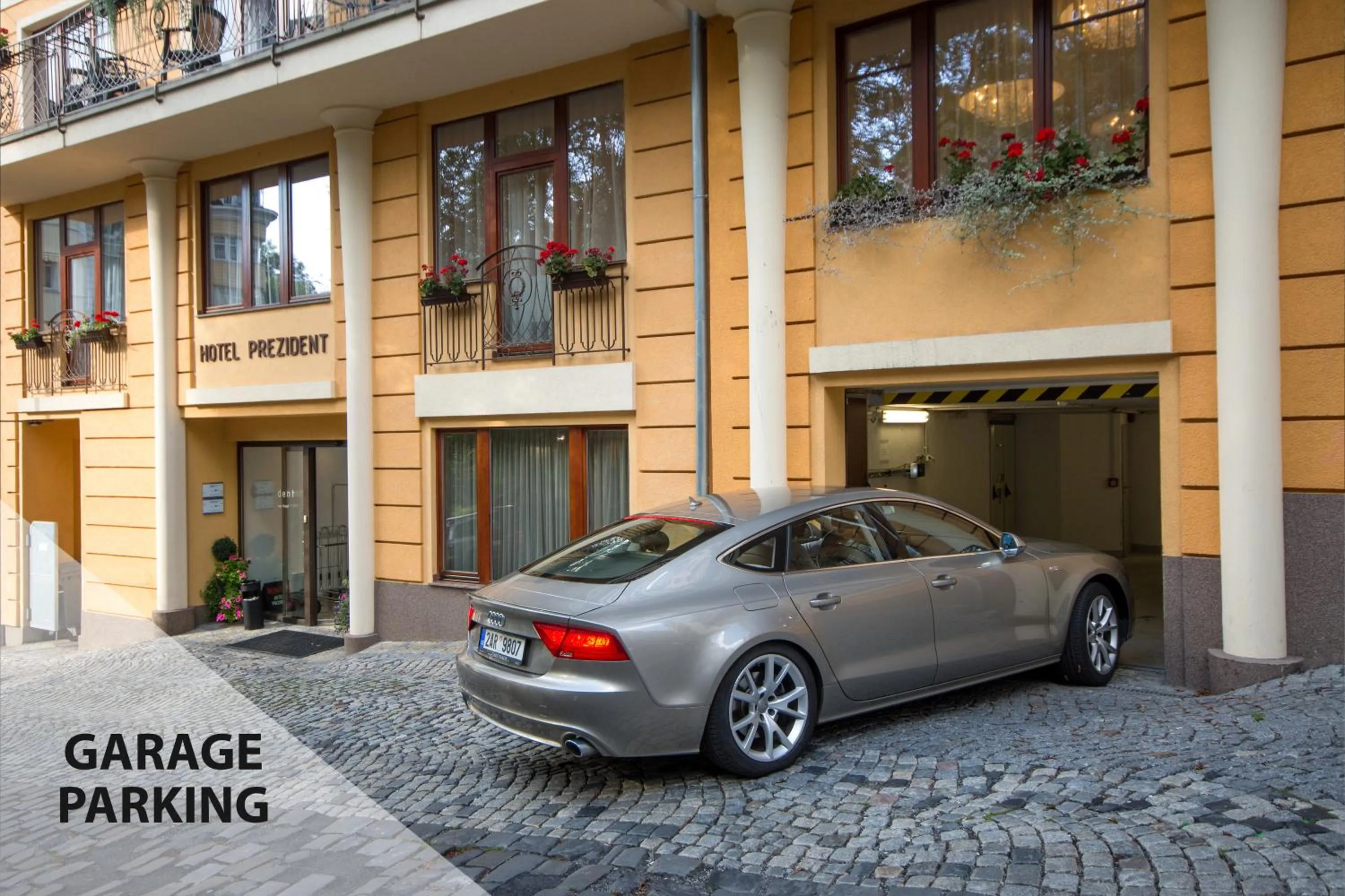 Parking in Prezident Luxury Spa & Wellness Hotel
