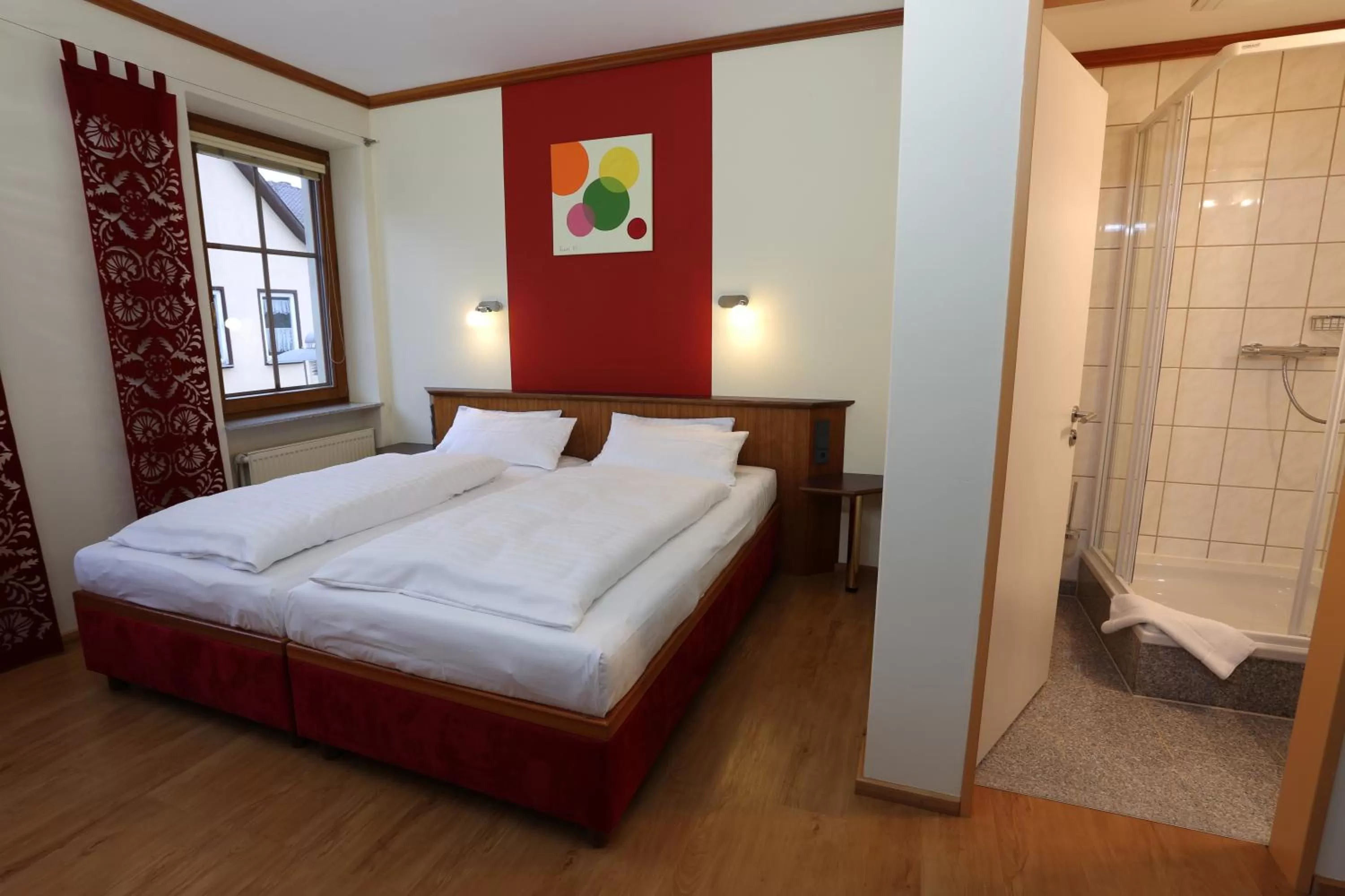 Photo of the whole room, Bed in Hotel Deutsches Haus