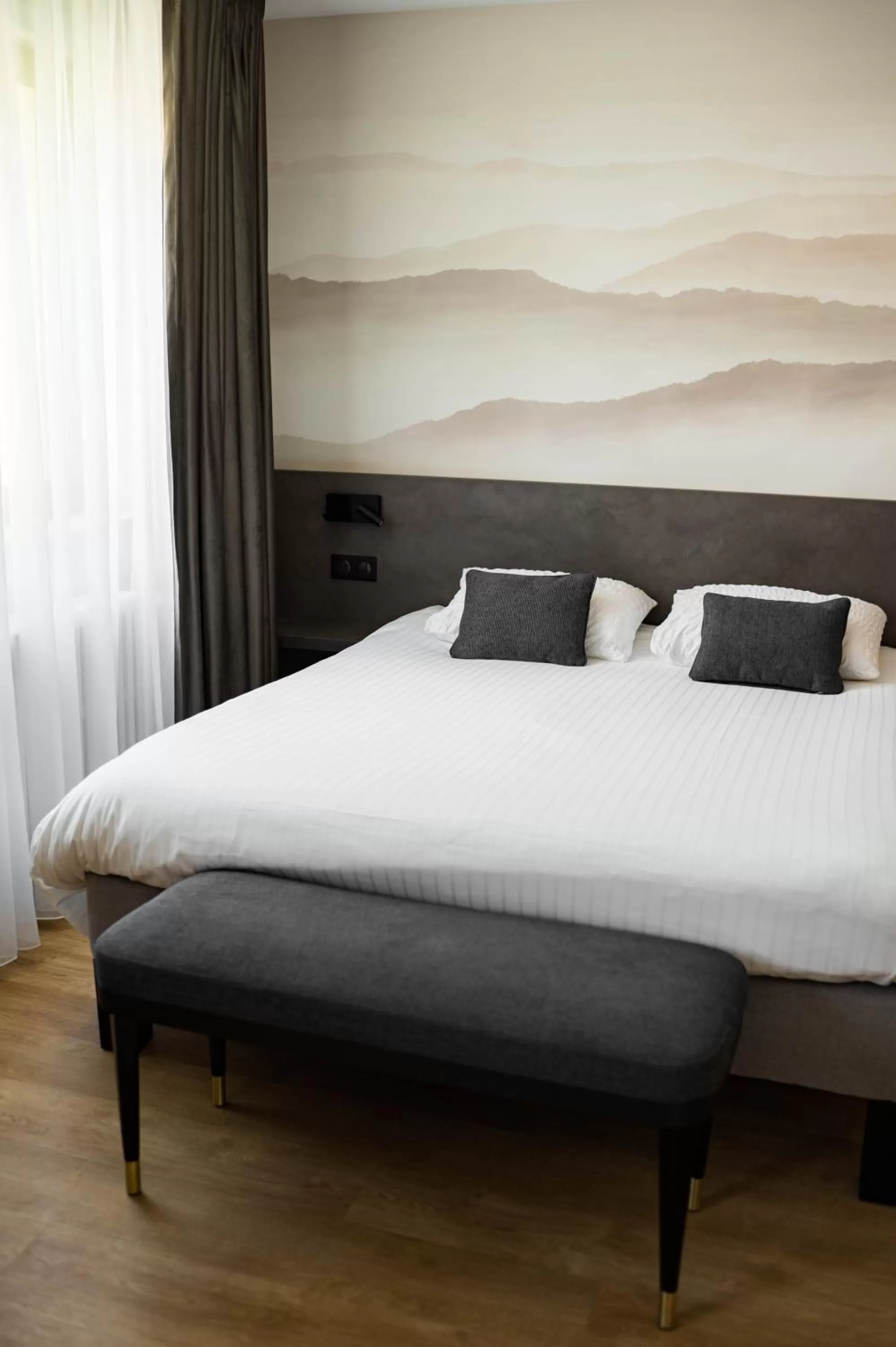 Photo of the whole room, Bed in L'AO Hôtel & Restaurant L'Aigle d'Or