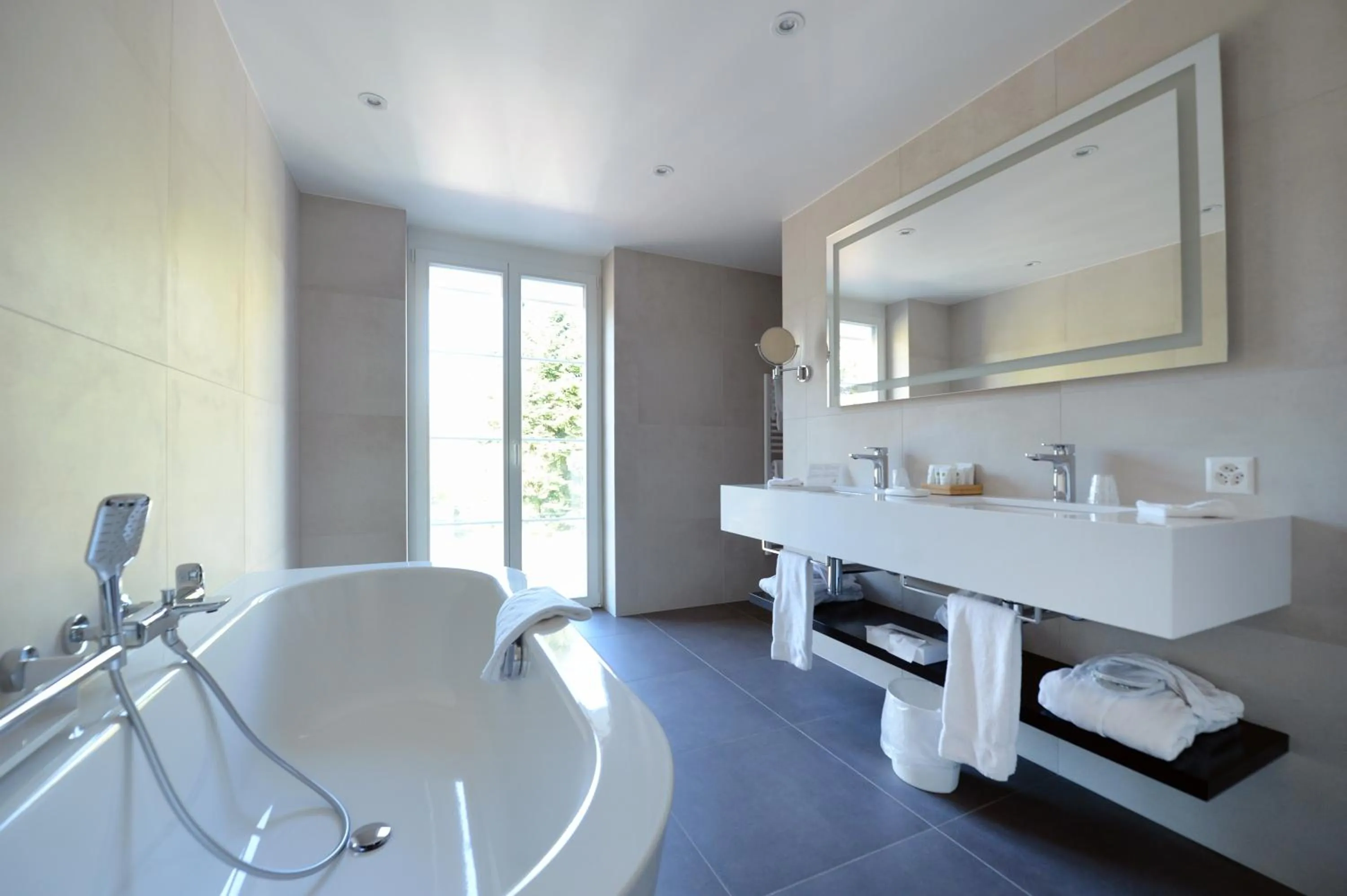 Bathroom in Hôtel la Prairie