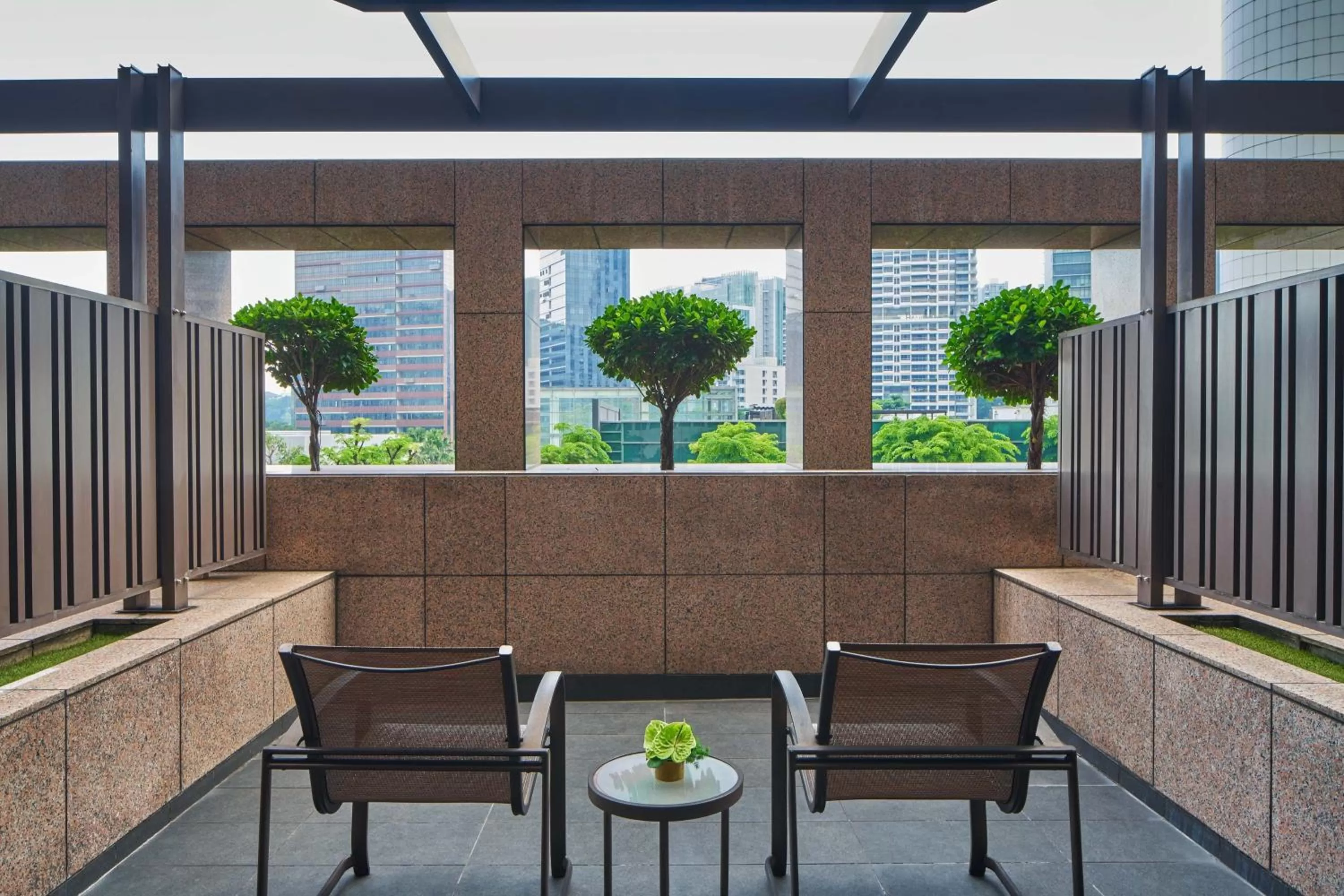 Photo of the whole room in Sheraton Towers Singapore Hotel