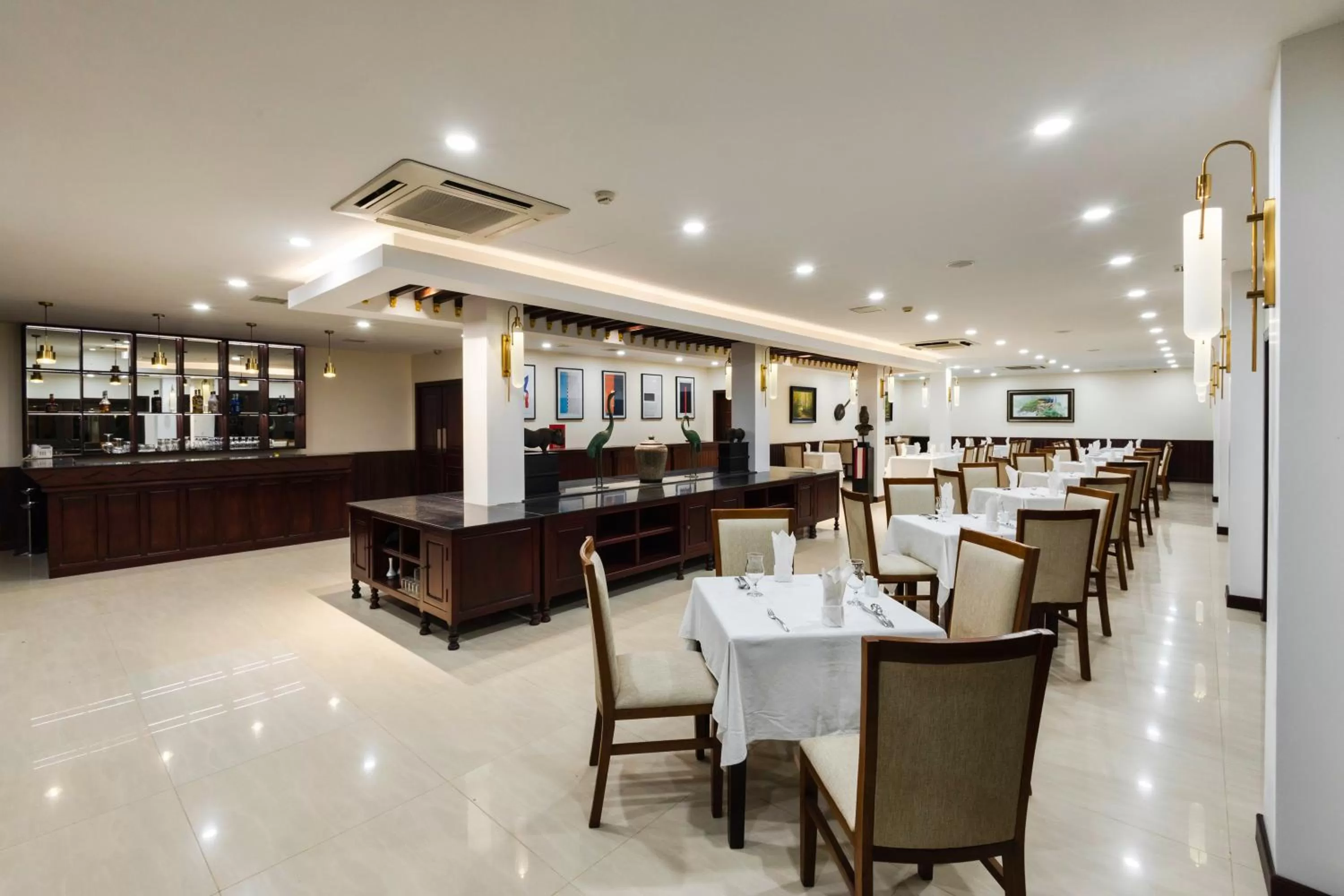 Restaurant/places to eat in Saem Siemreap Hotel
