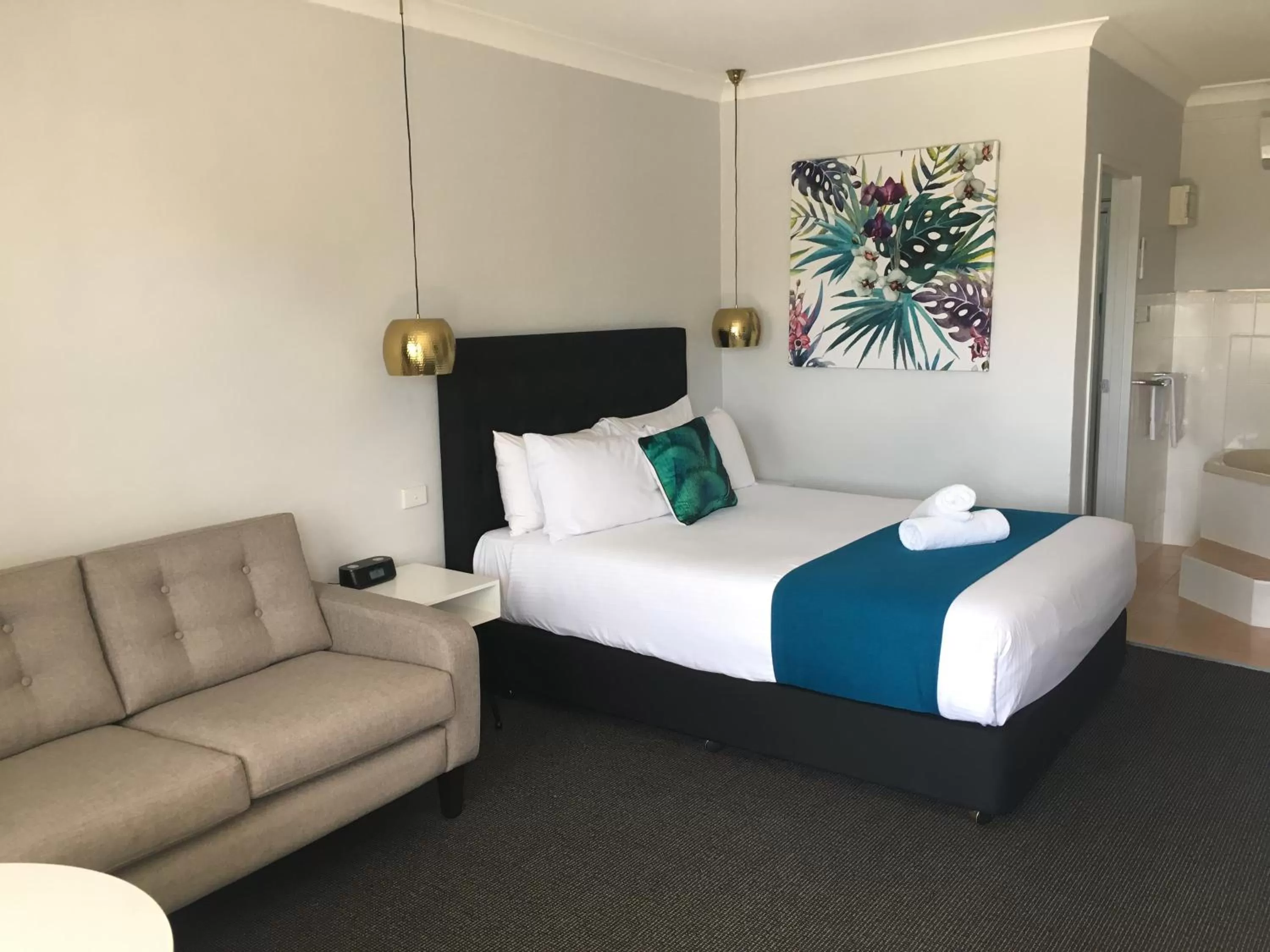 Bed in Araluen Motor Lodge