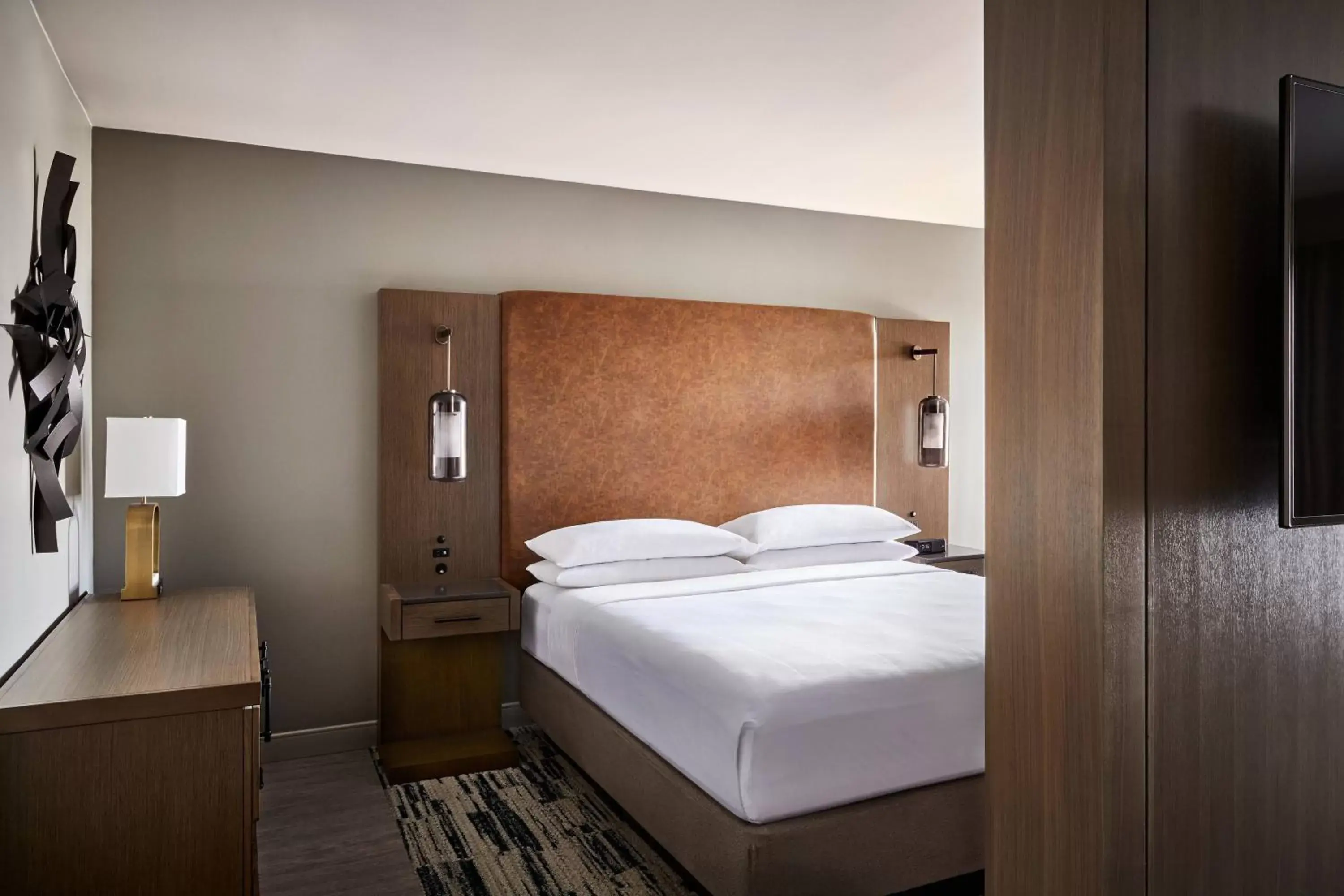 Junior King Suite in San Antonio Marriott Rivercenter on the River Walk Junior King Suite in San Antonio Marriott Rivercenter on the River Walk