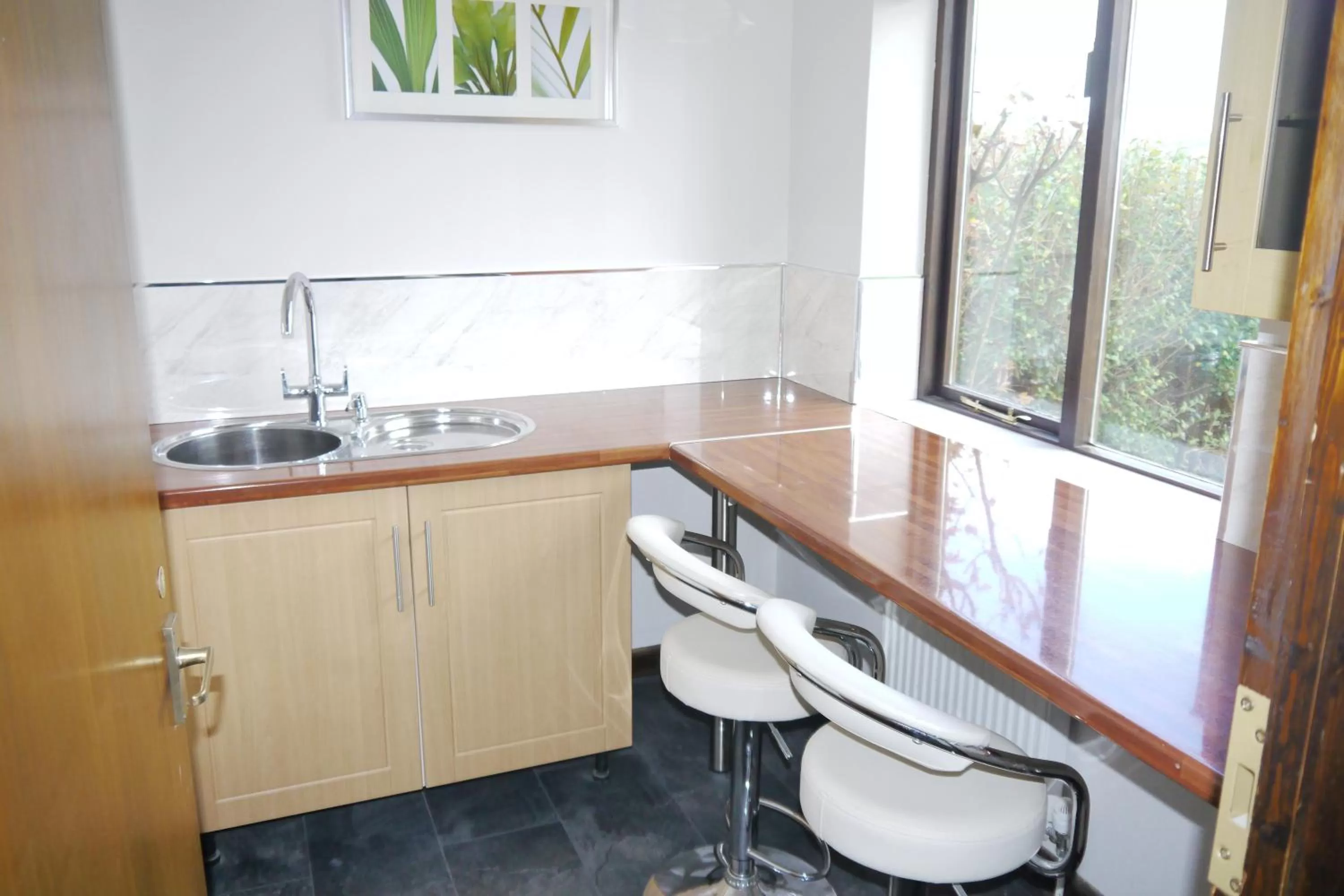 Kitchen or kitchenette in Heathwood