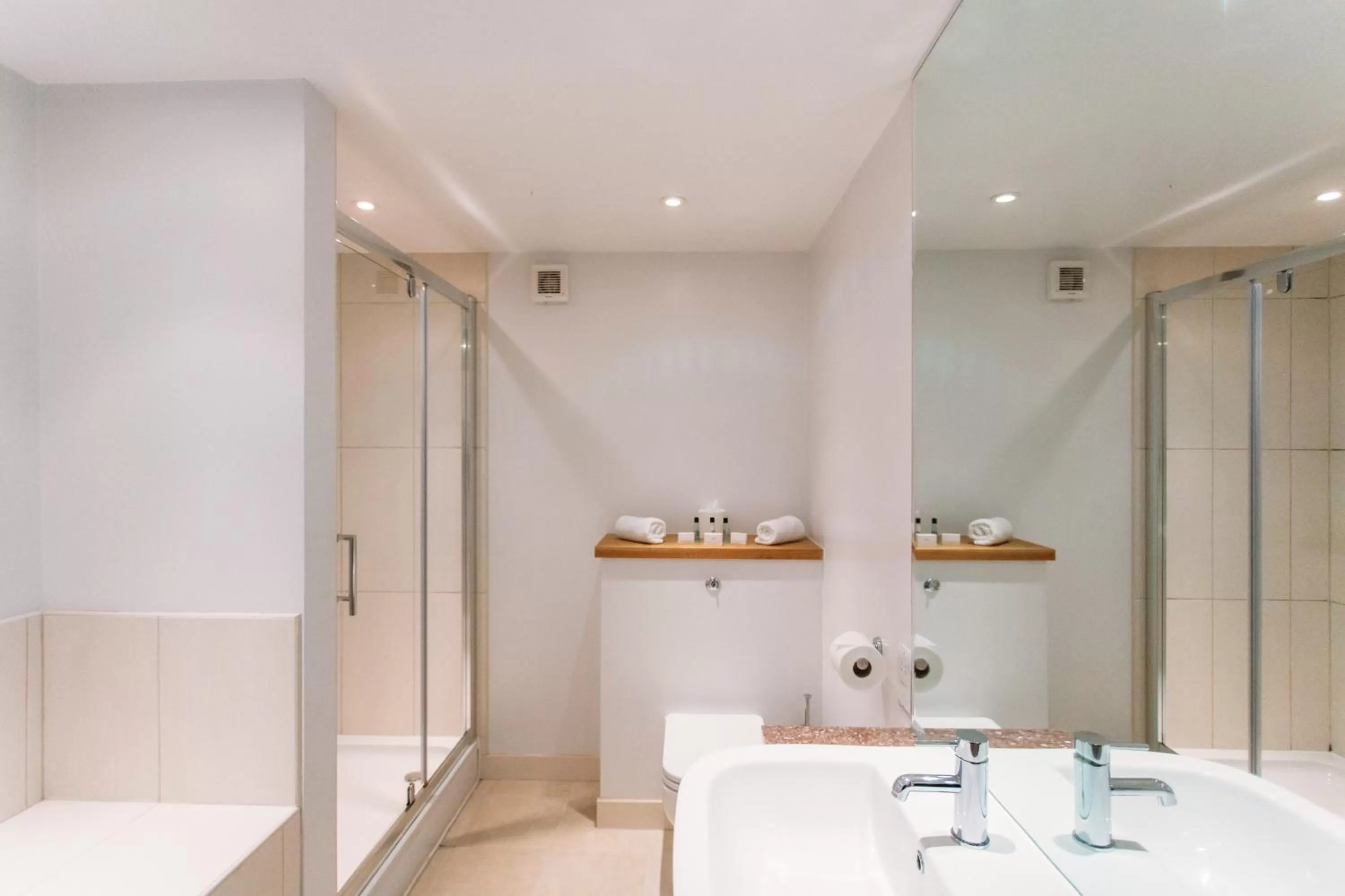 Bathroom in The Cornwall Hotel Spa & Lodges