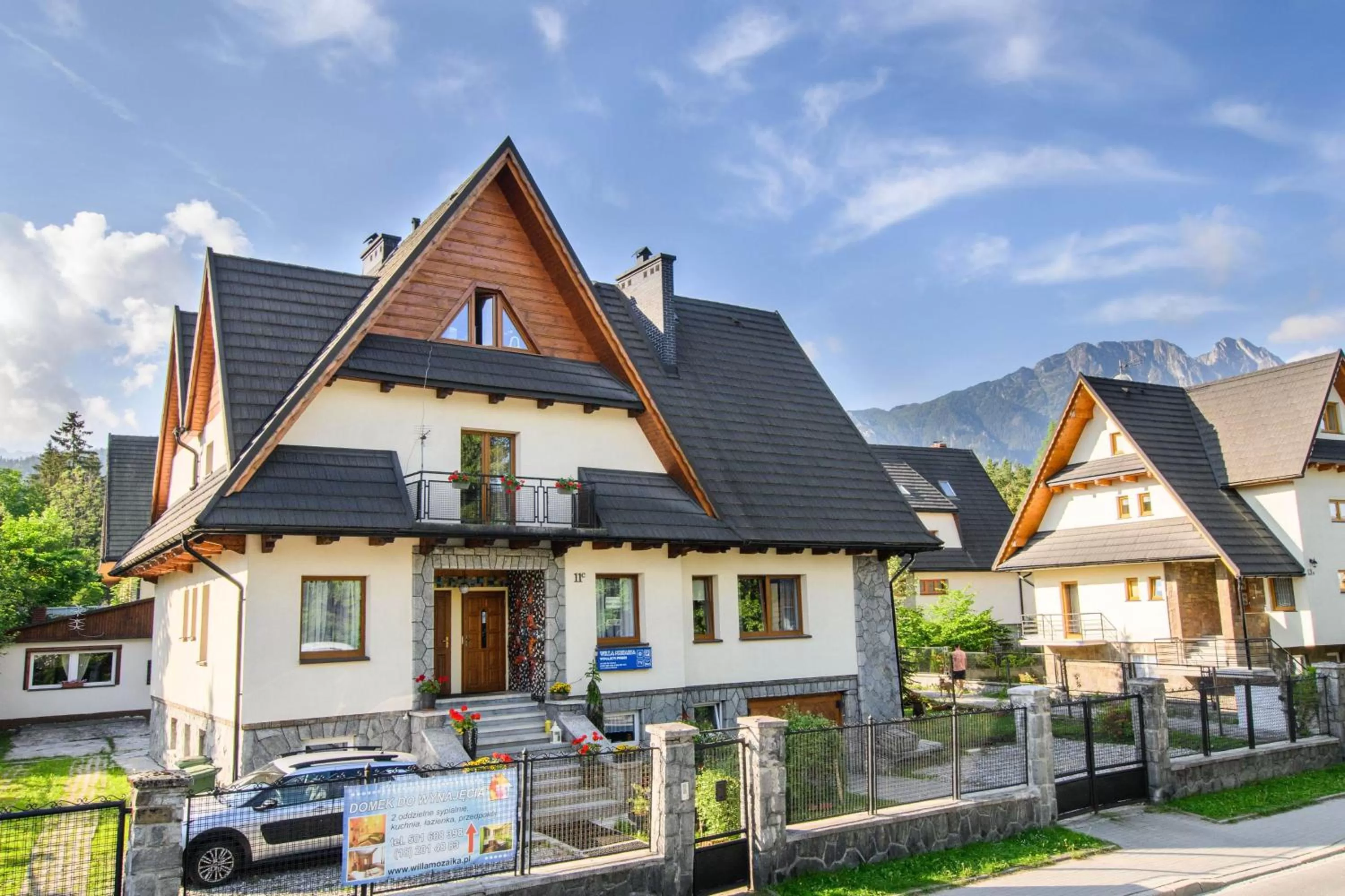 Property building in Willa Mozaika