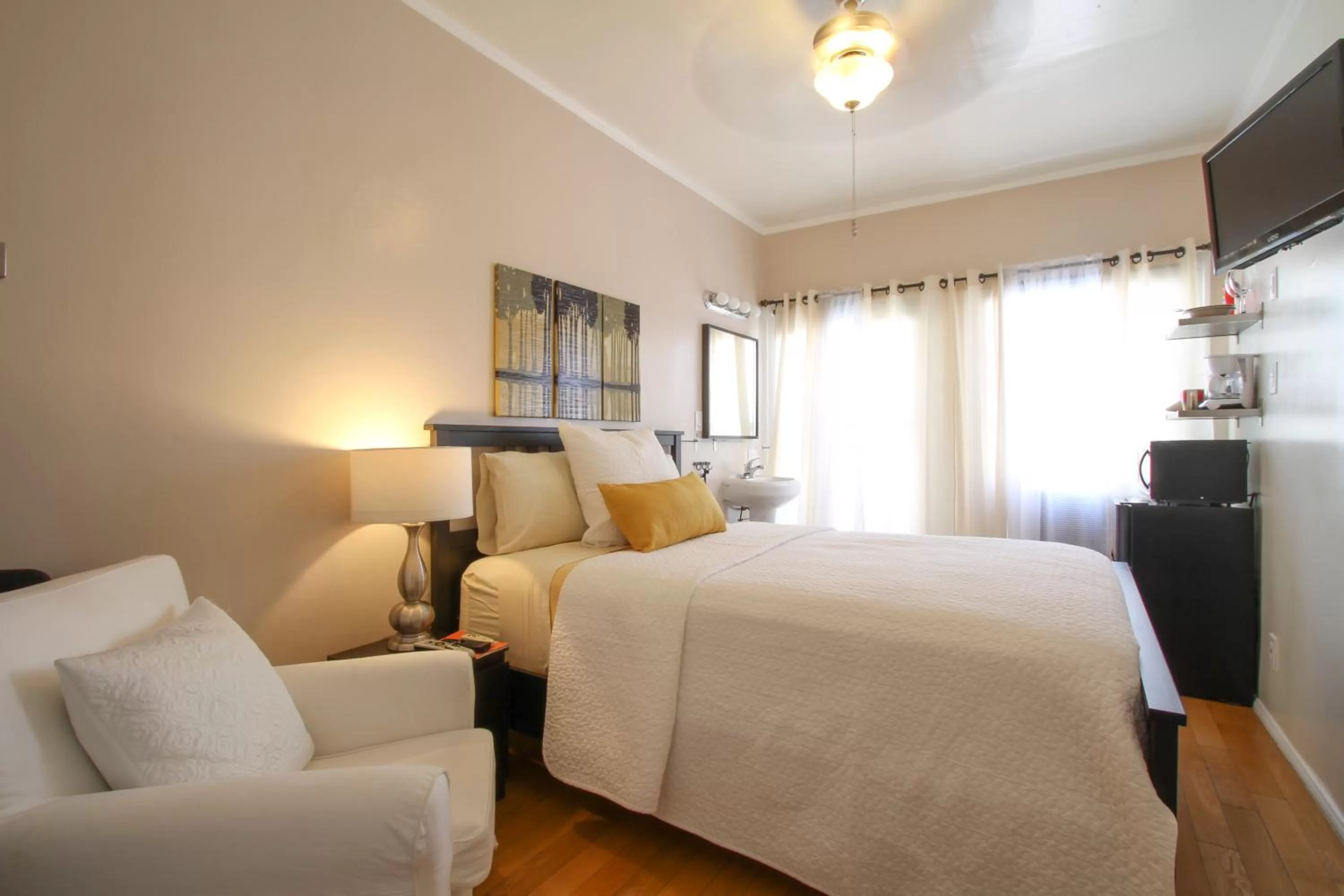 Photo of the whole room, Bed in Hotel Royal