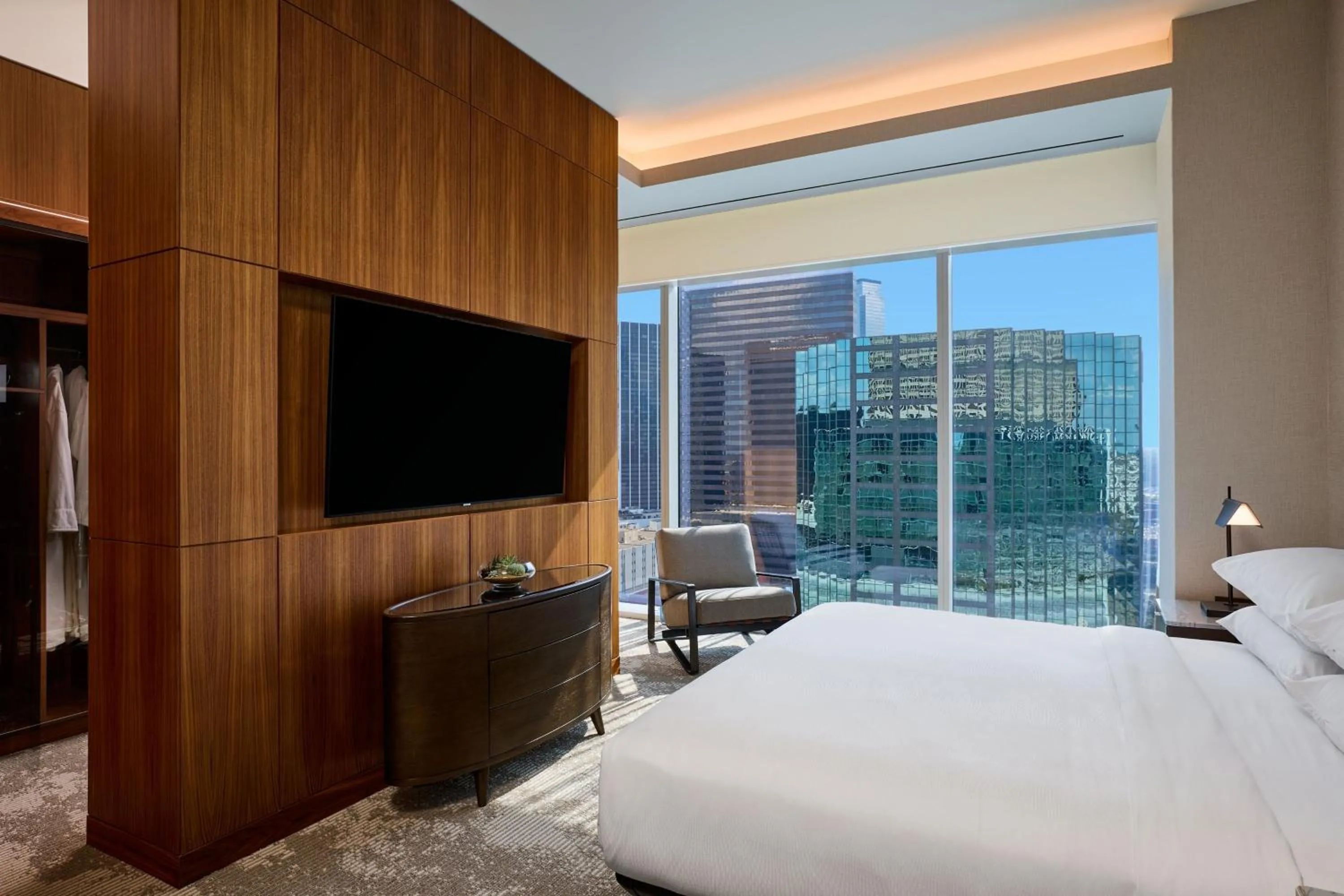 Bedroom, Bed in JW Marriott Dallas Arts District