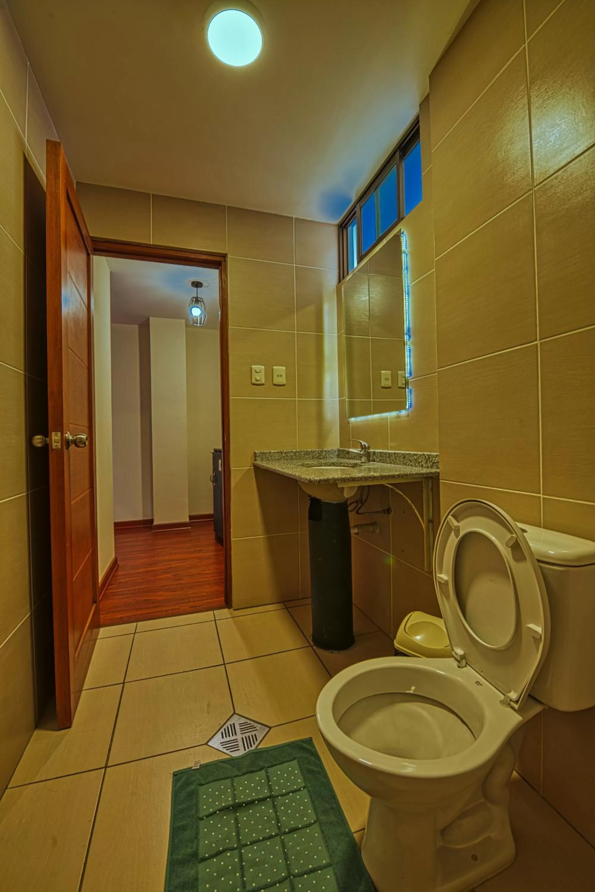 Bathroom in ISKAY BOUTIQUE HOSTEL