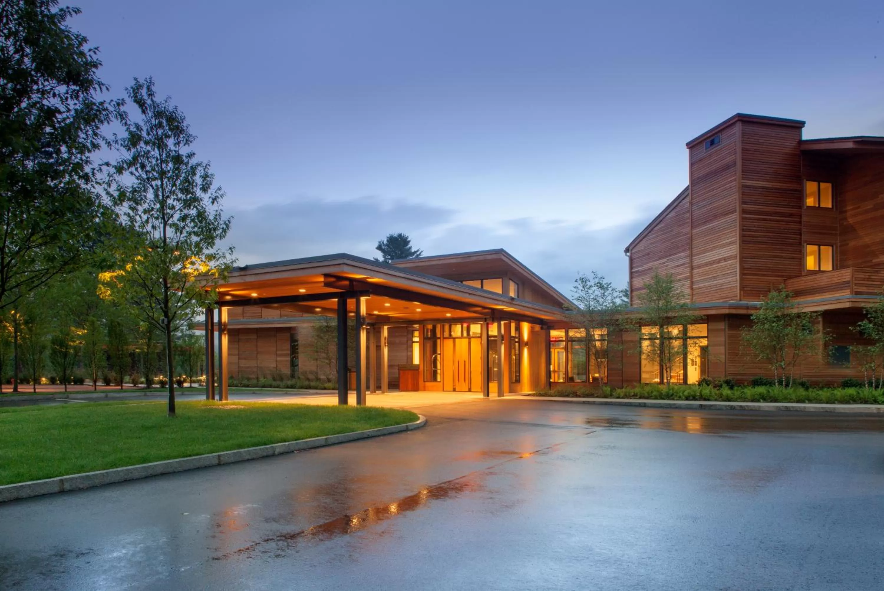 Facade/entrance in Topnotch Resort