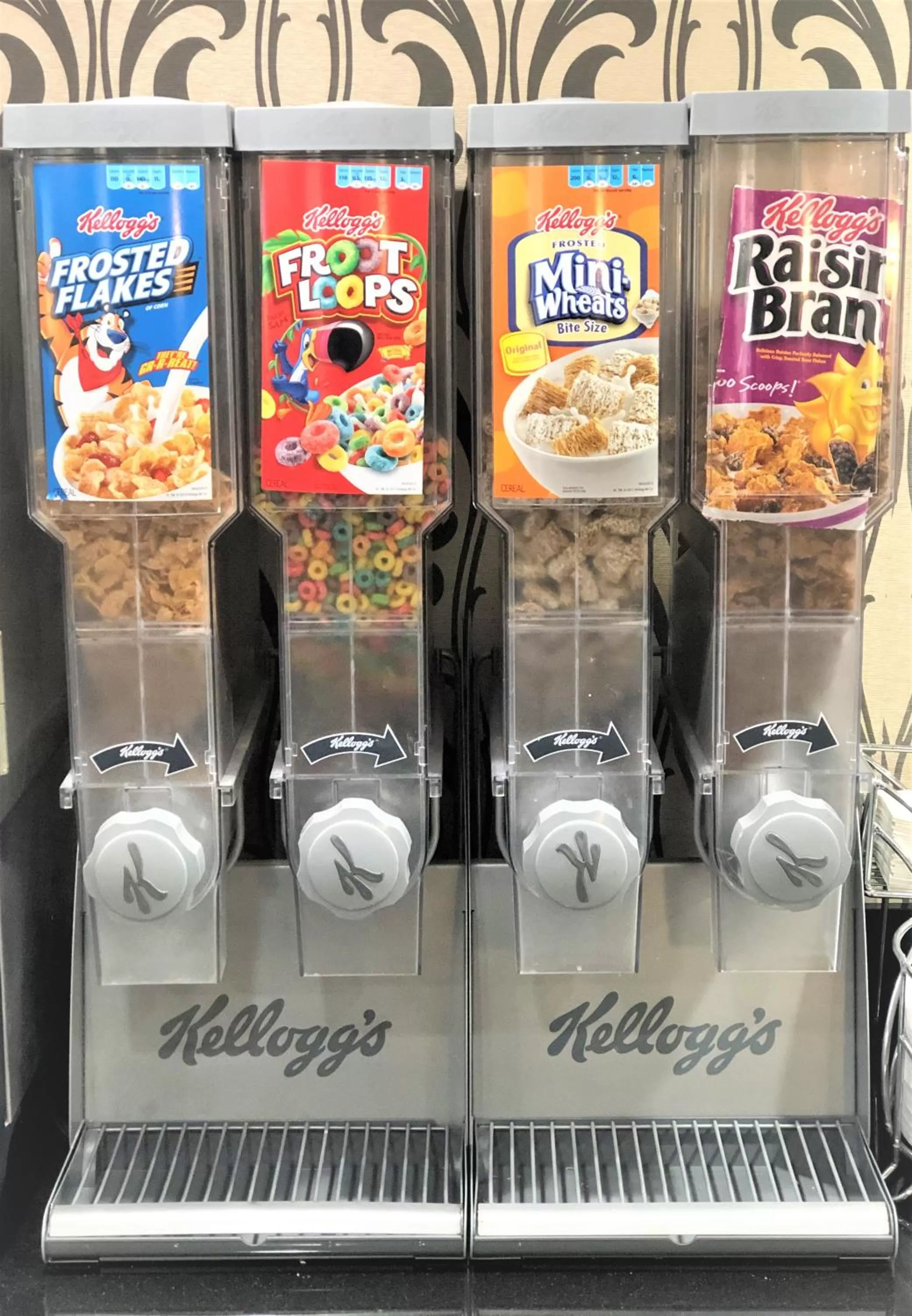 Breakfast in Howard Johnson by Wyndham Greensboro Near the Coliseum