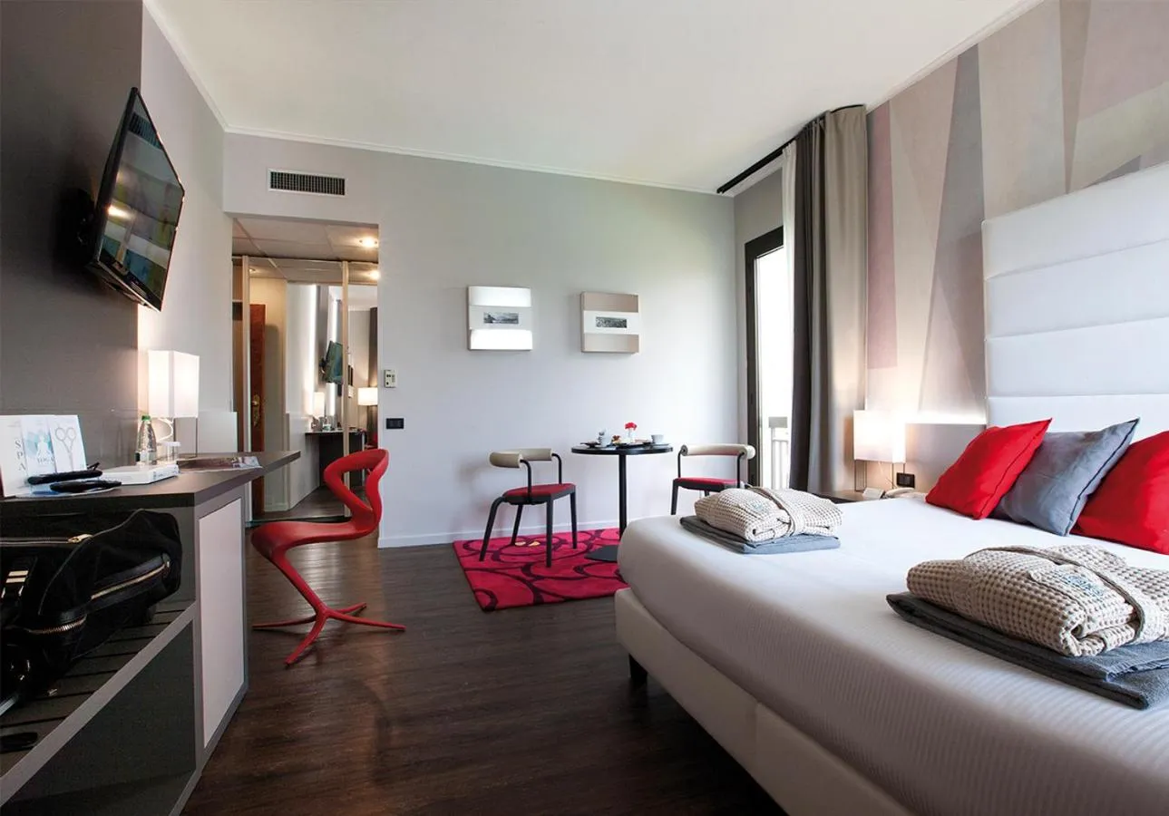 Photo of the whole room, Bed in Hotel Salus Terme - Adults Only