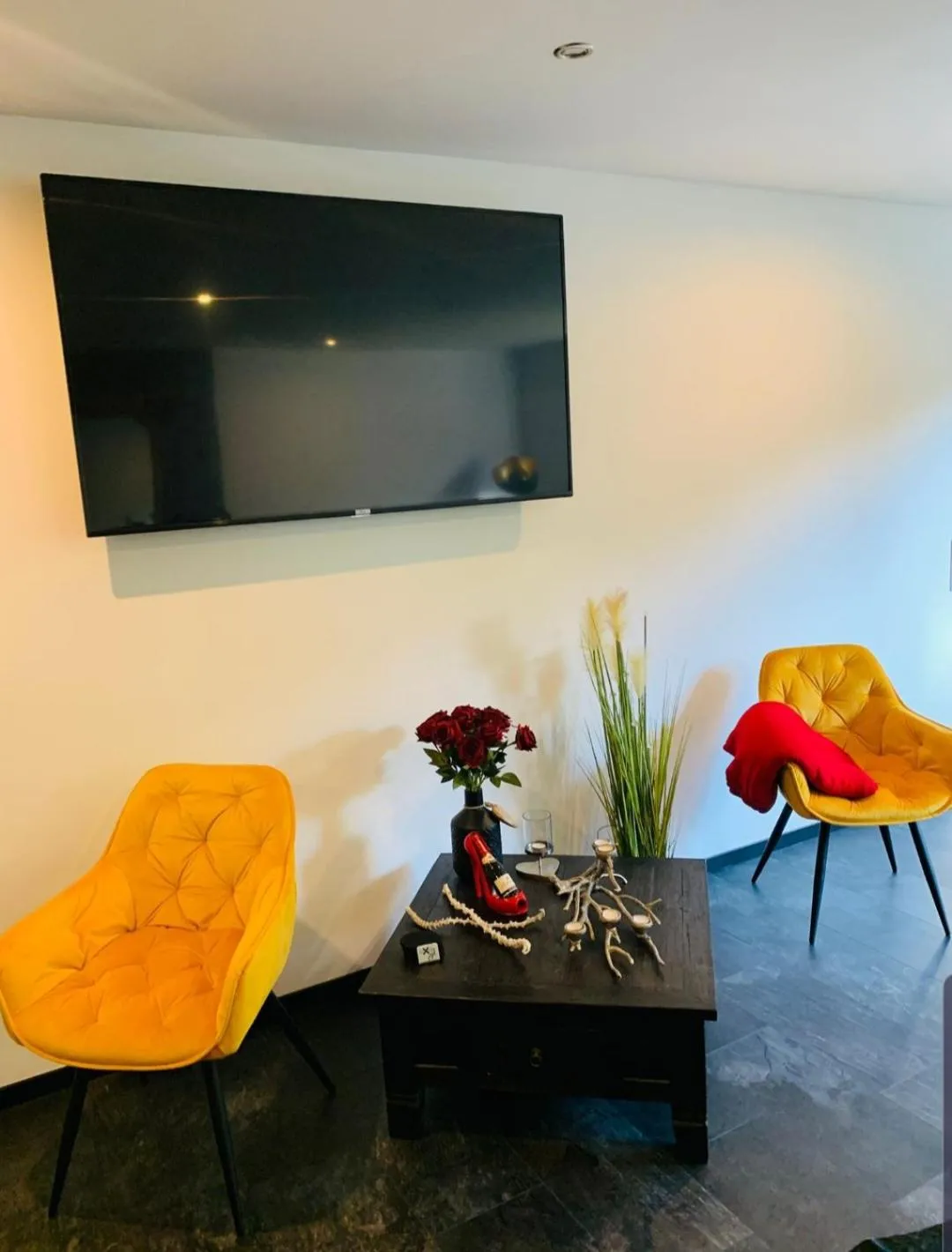 TV/Entertainment Center in Hotel Schwedenkrone