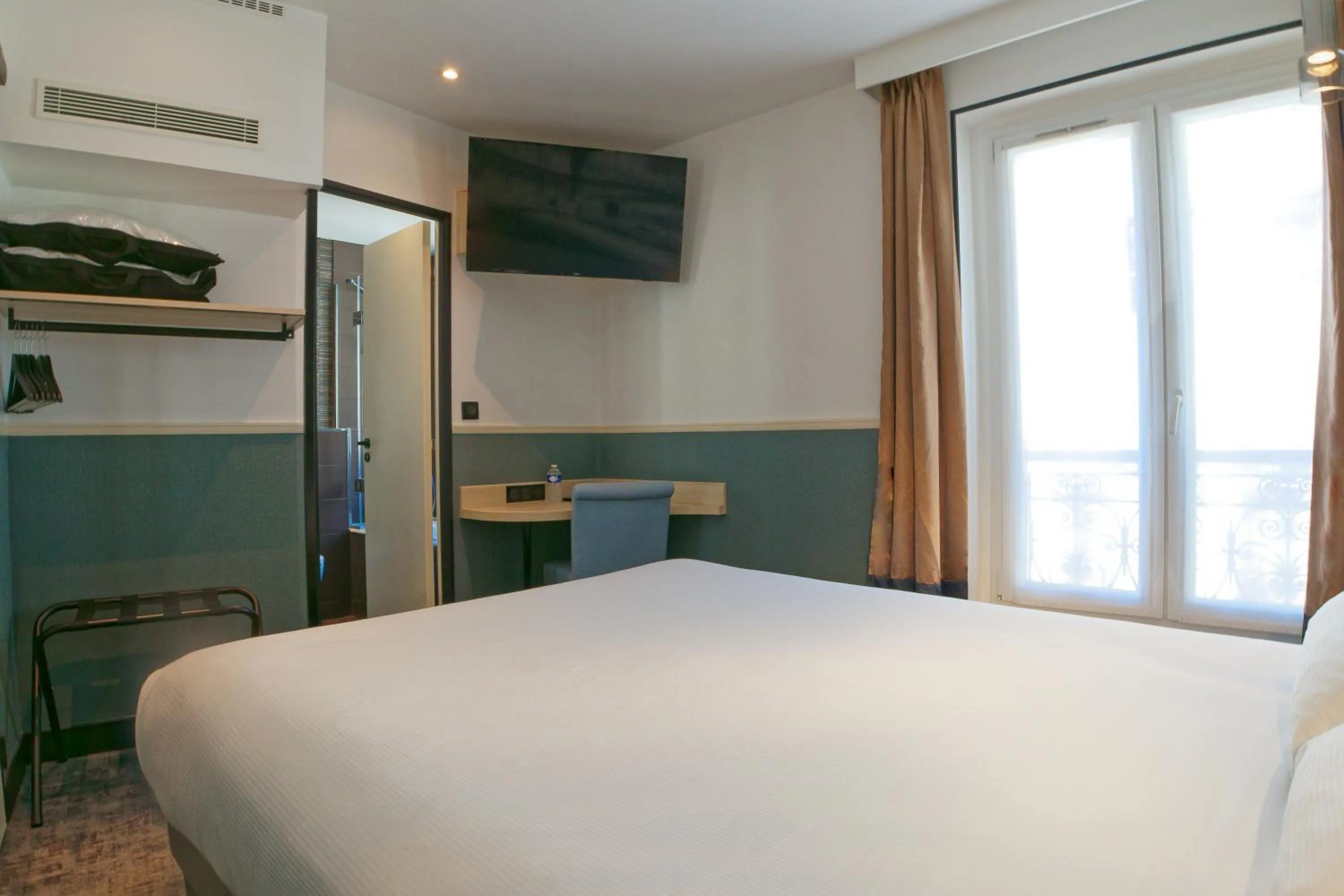 Bedroom, Bed in Appia La Fayette