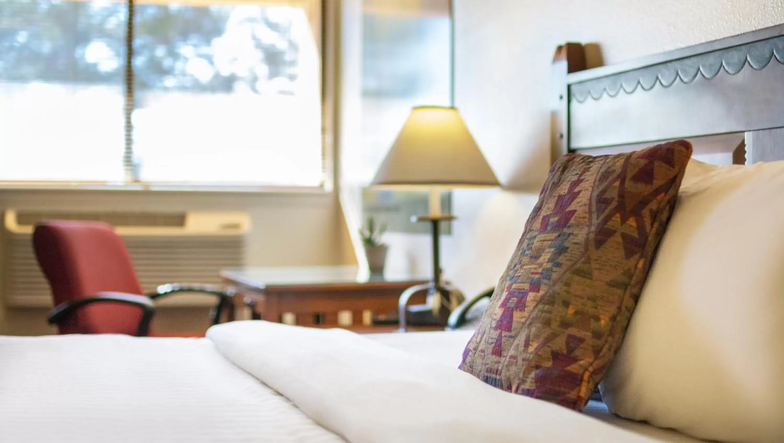 Deluxe King Room - Non-Smoking in Ticaboo Lodge Deluxe King Room - Non-Smoking in Ticaboo Lodge