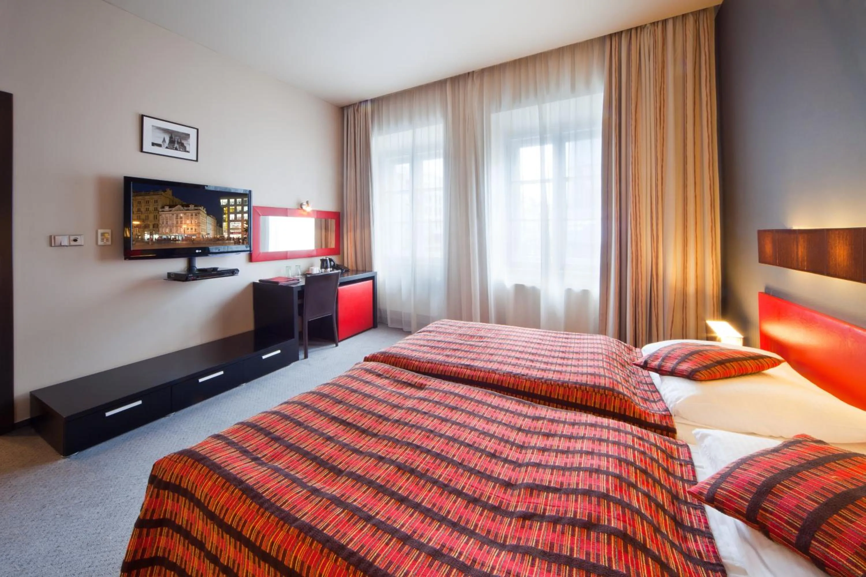 Photo of the whole room, Bed in Prague Inn