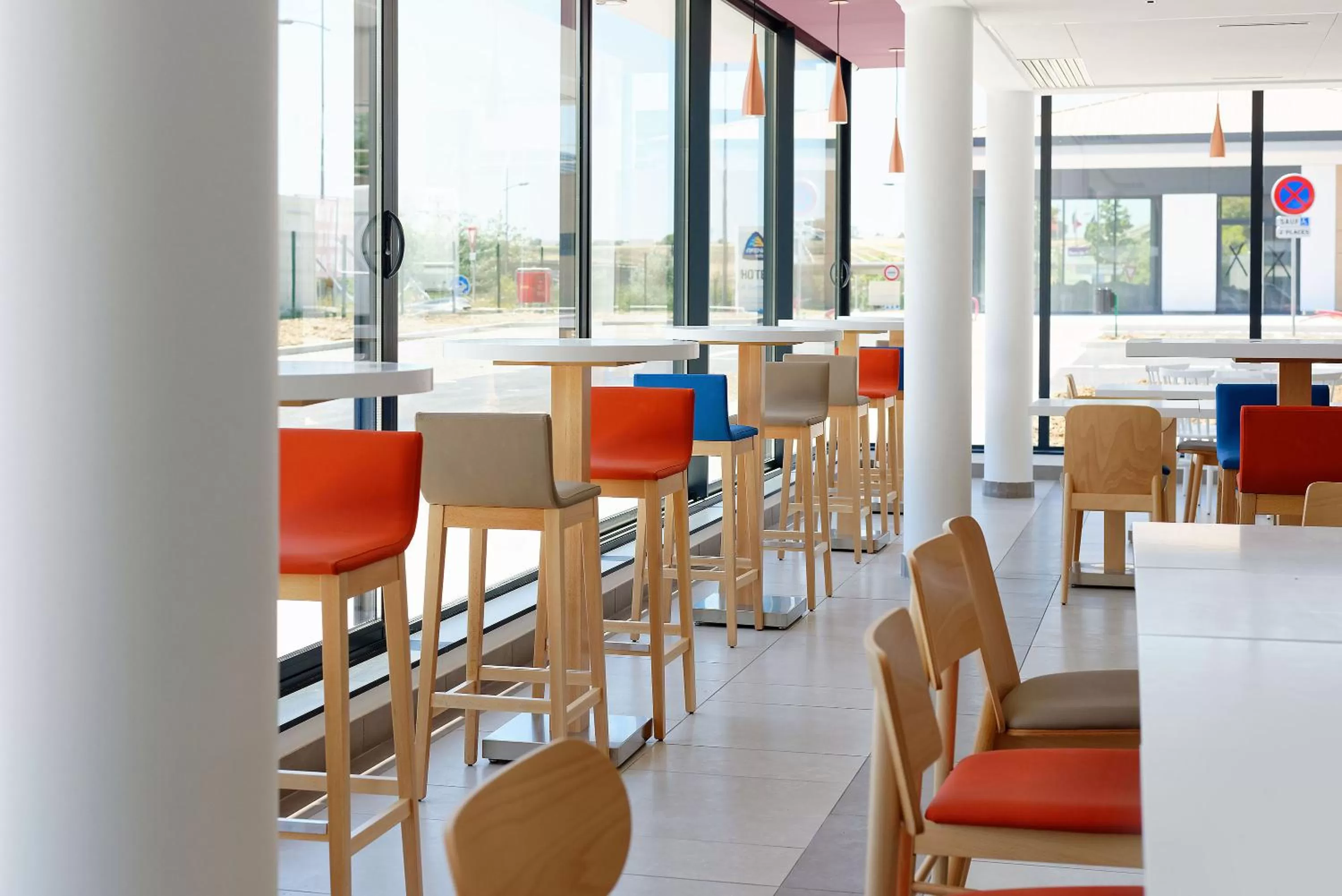 Restaurant/places to eat in Hôtel AKENA Besançon