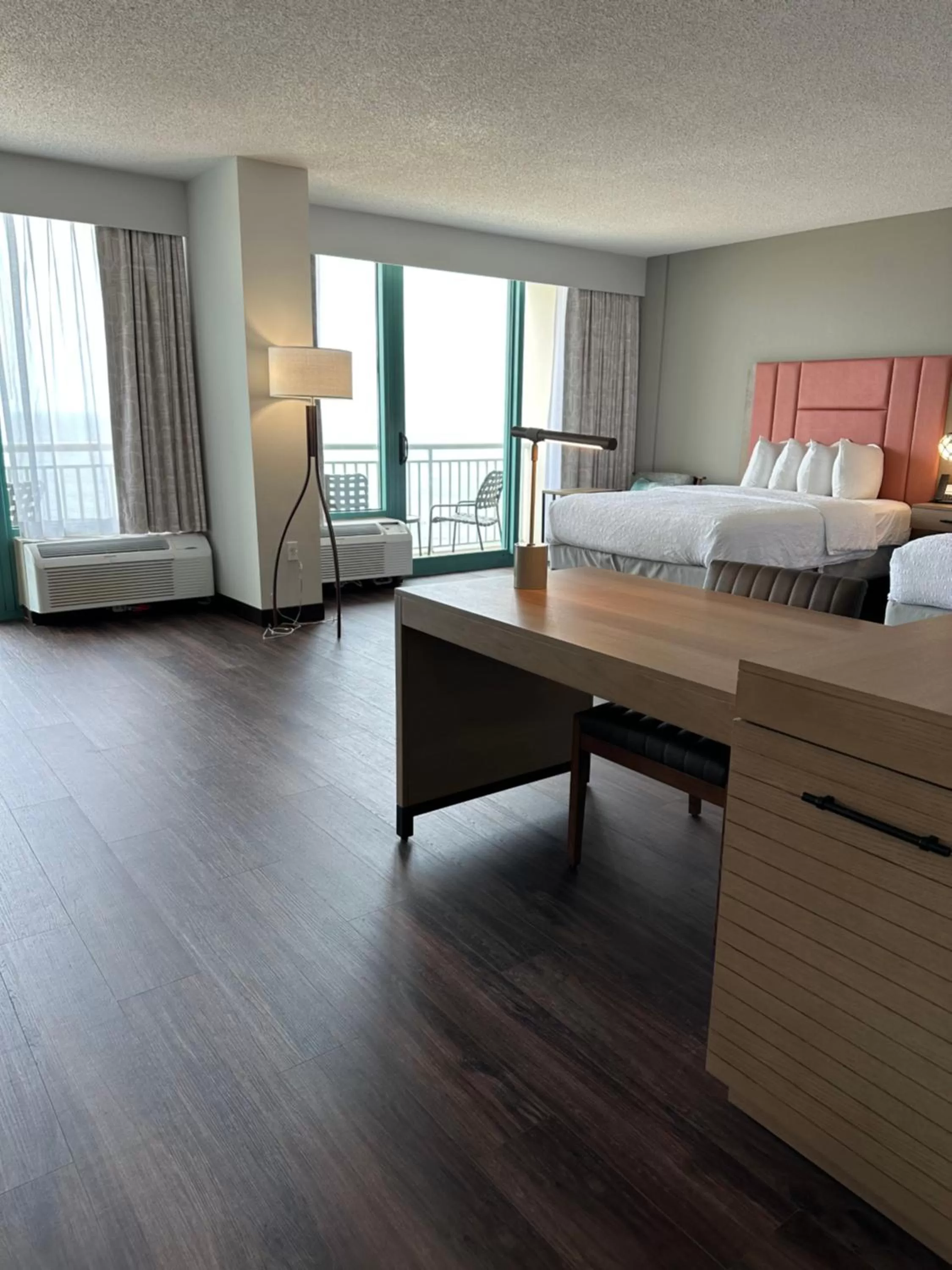 Bed in Hampton Inn Virginia Beach-Oceanfront South