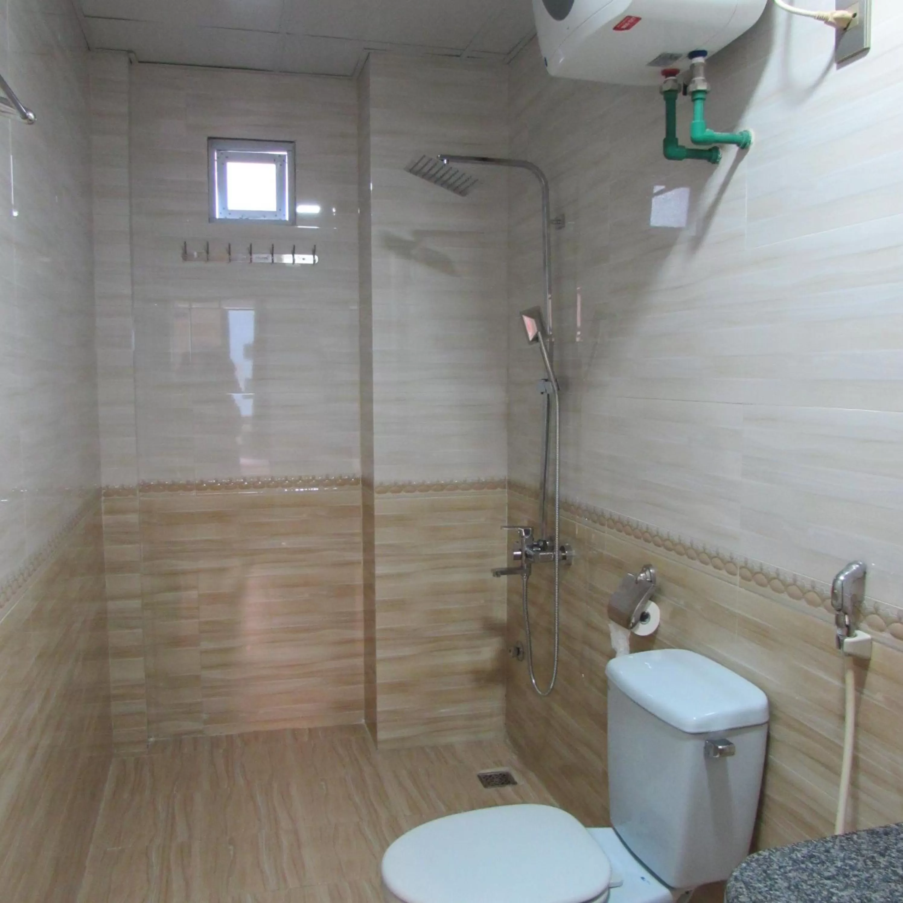 Bathroom in Viet Nhat Halong Hotel - Bai Chay