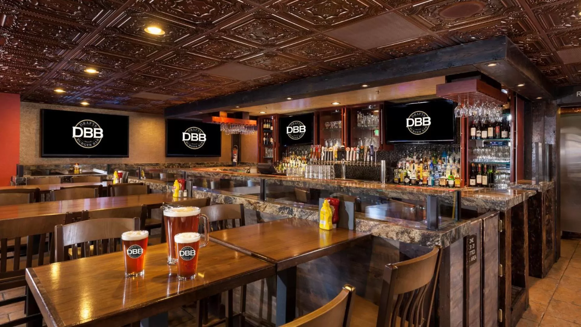 Restaurant/places to eat, Lounge/Bar in Condos at Canyons Resort by White Pines