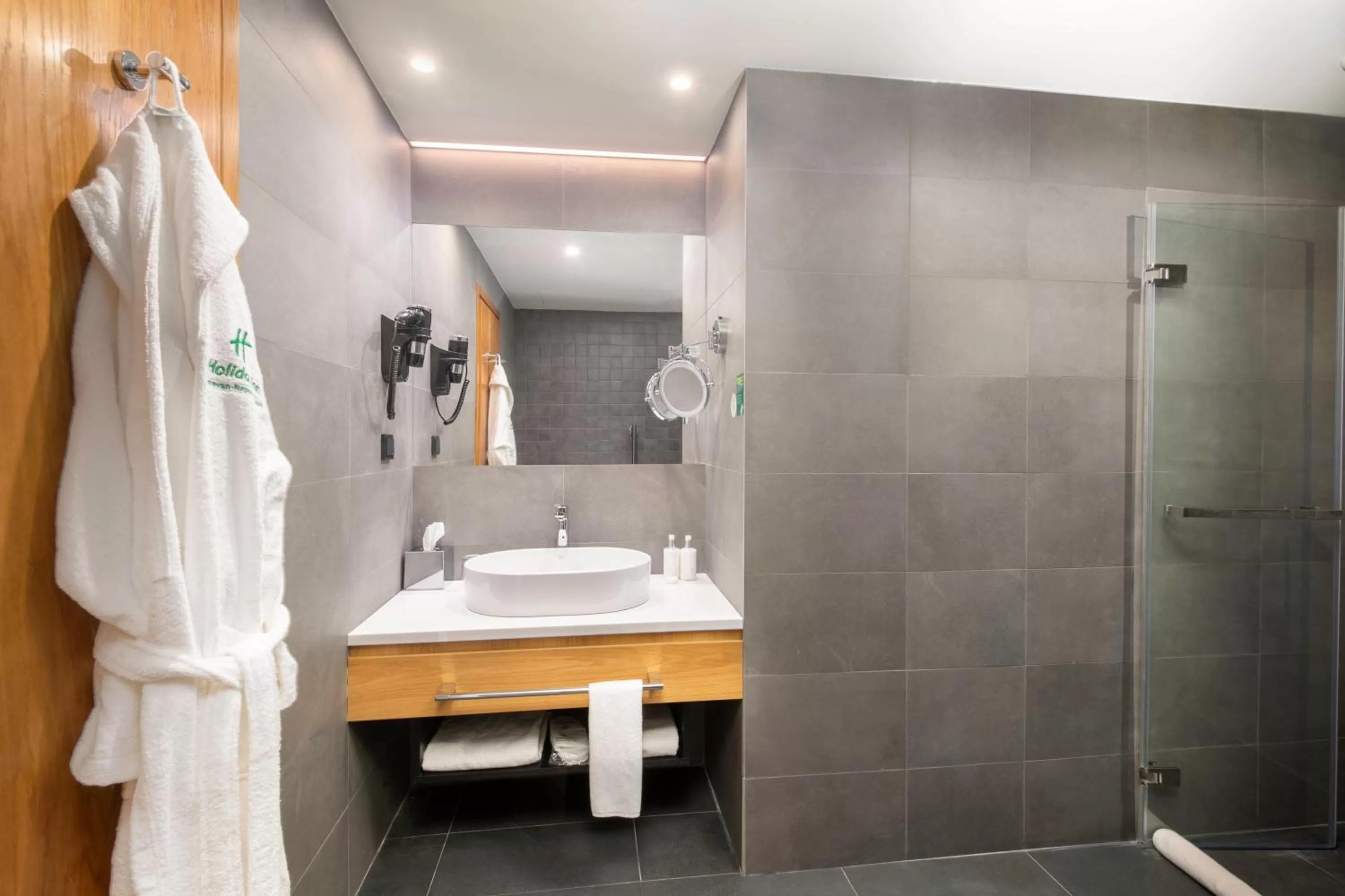 Photo of the whole room in Holiday Inn Yerevan - Republic Square by IHG